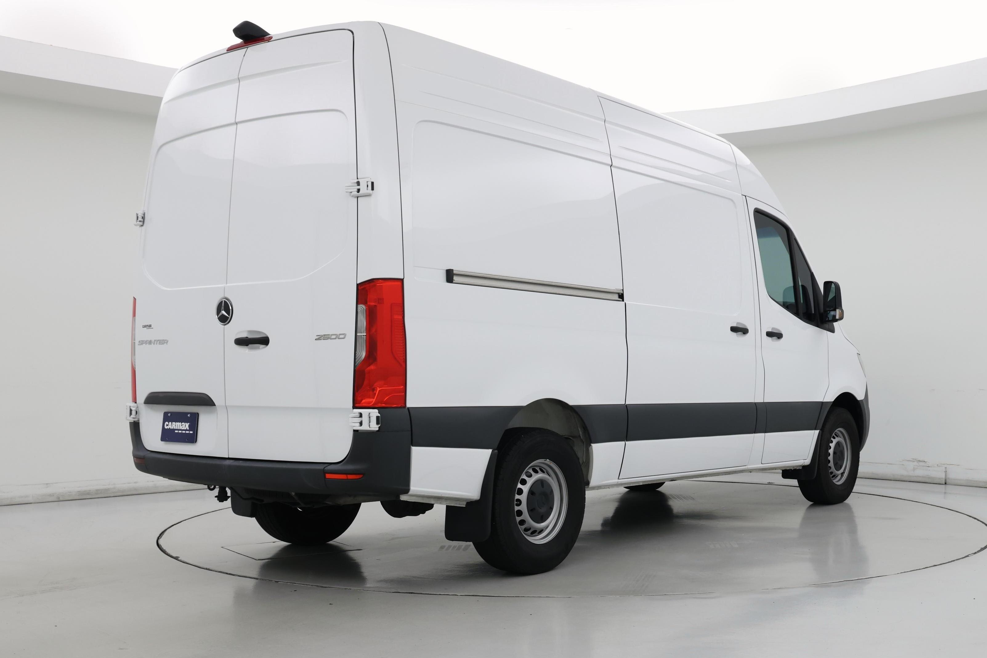Thumbnail: 2025 Mercedes-Benz Sprinter - 8