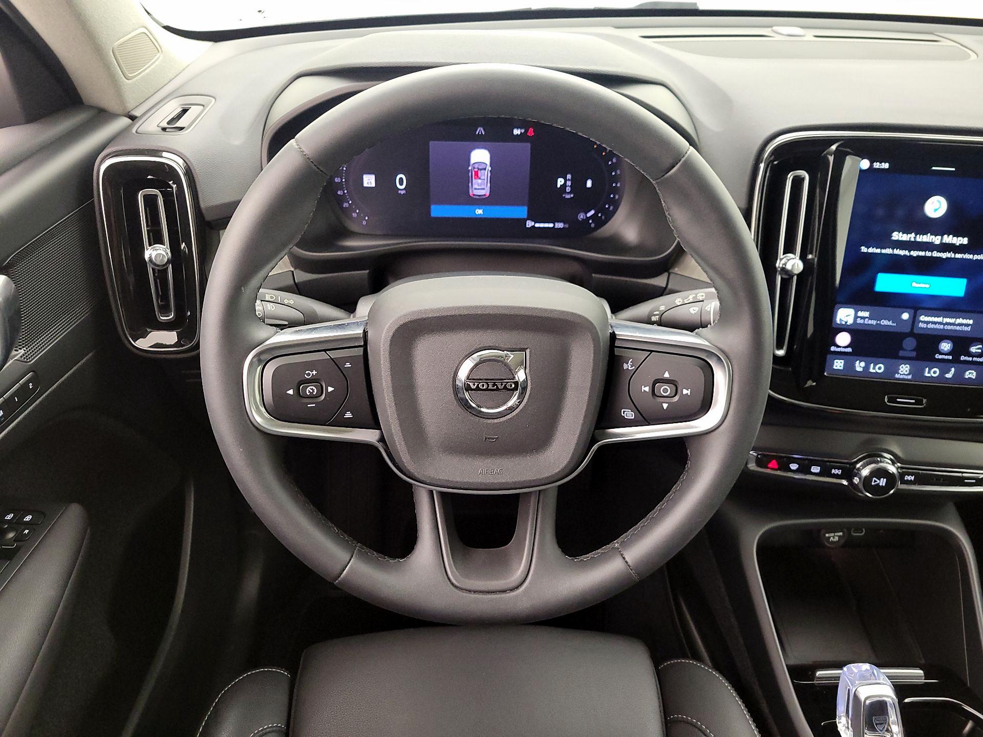 Thumbnail: 2024 Volvo XC40 - 10