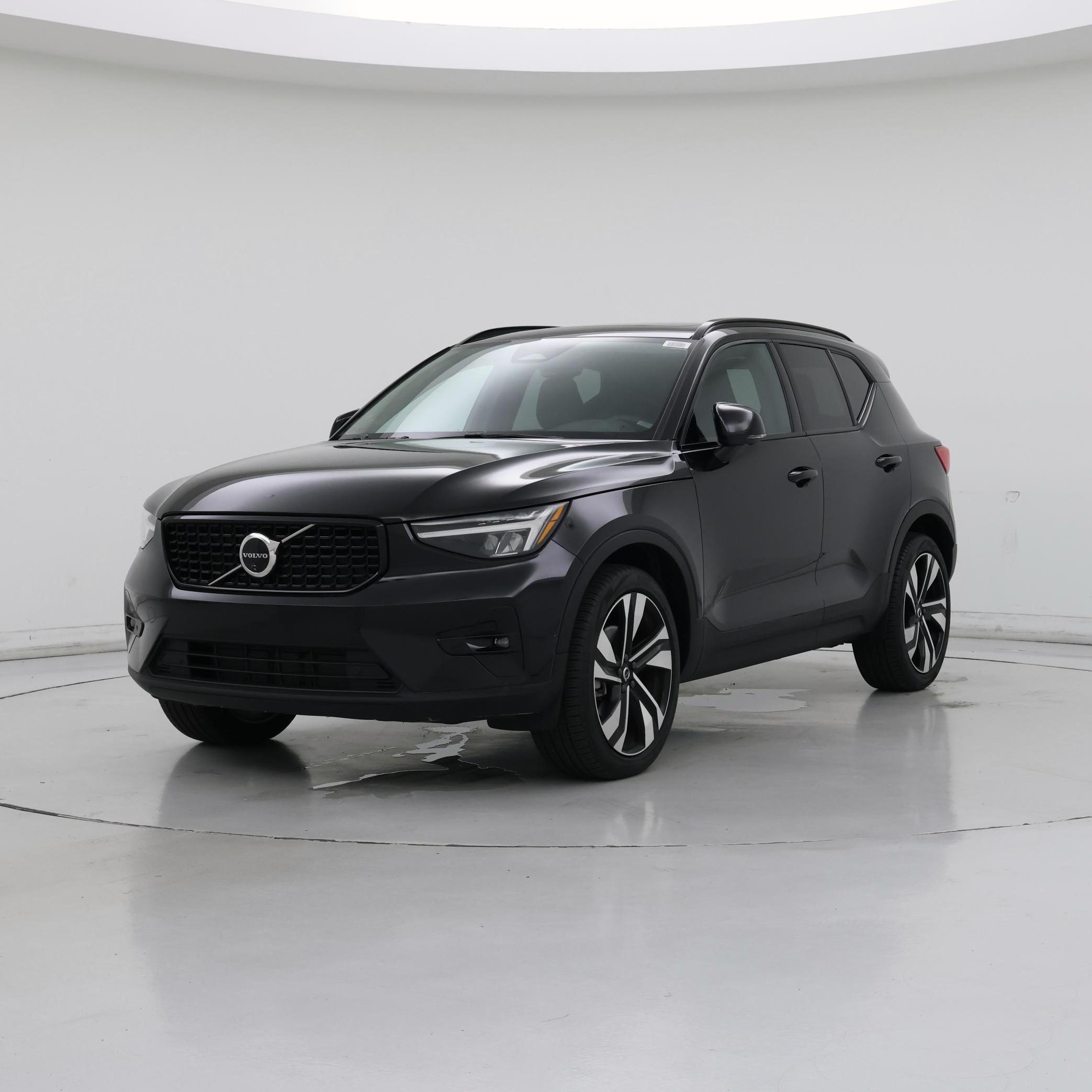 Thumbnail: 2024 Volvo XC40 - 4