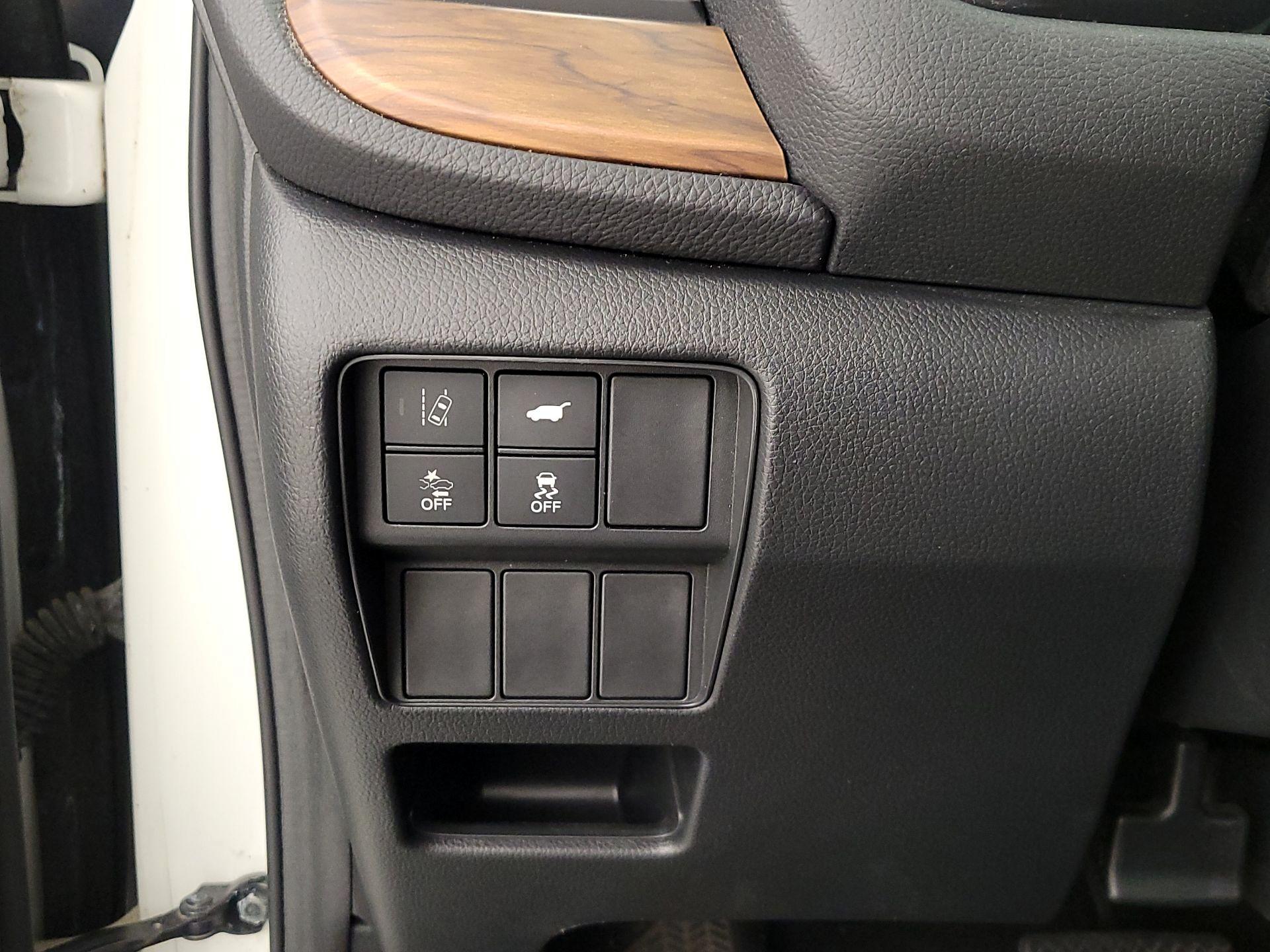 Thumbnail: 2017 Honda CR-V - 13