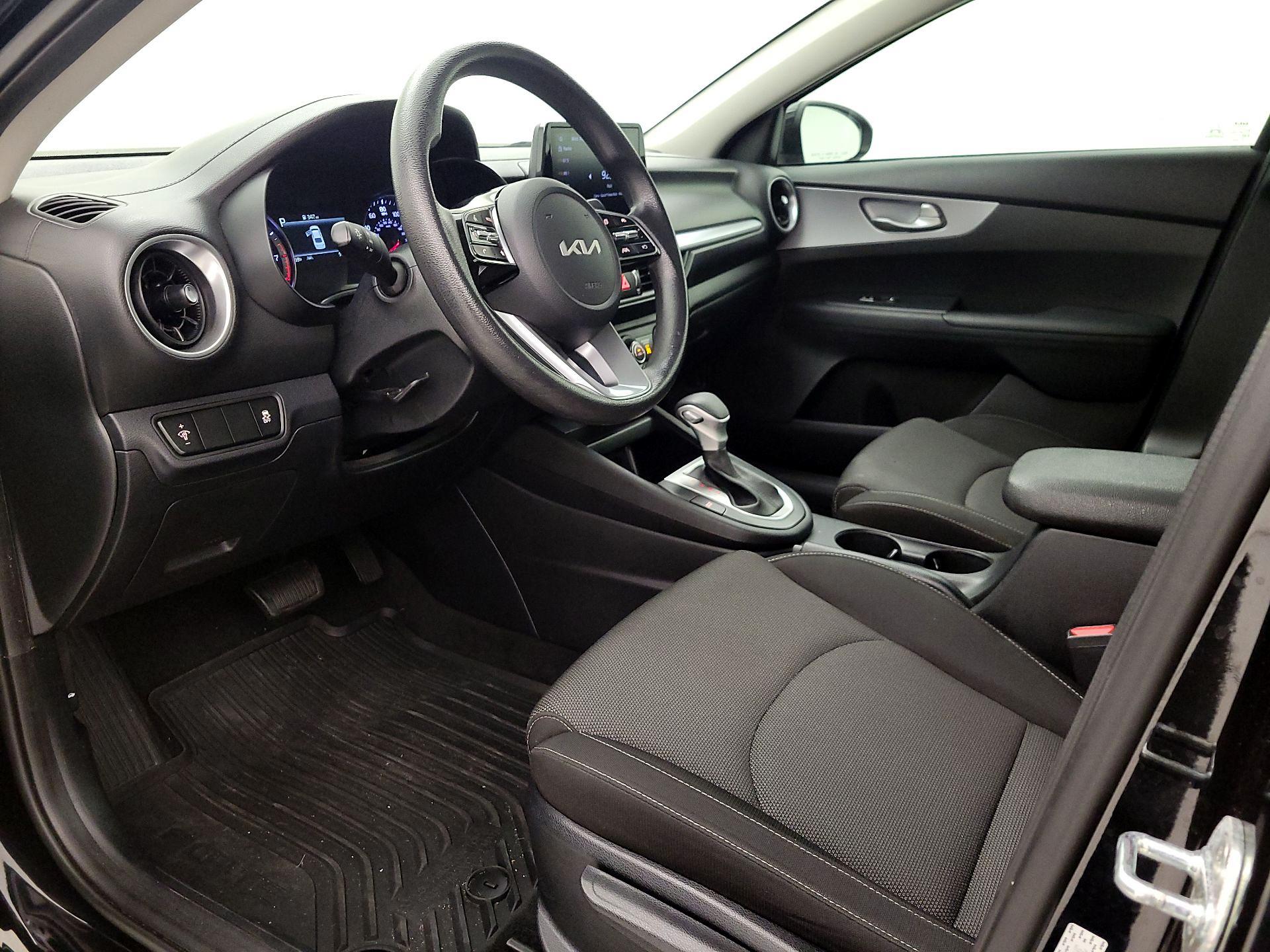 Thumbnail: 2022 Kia Forte - 11