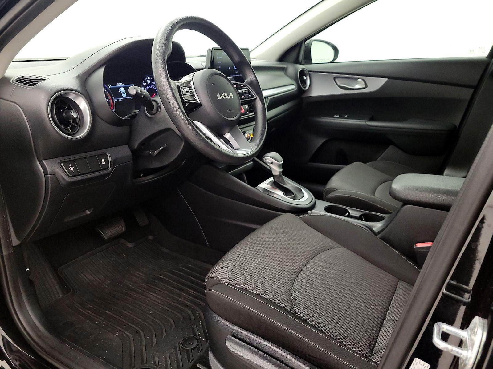 2022 Kia FORTE LXS - Photo 12