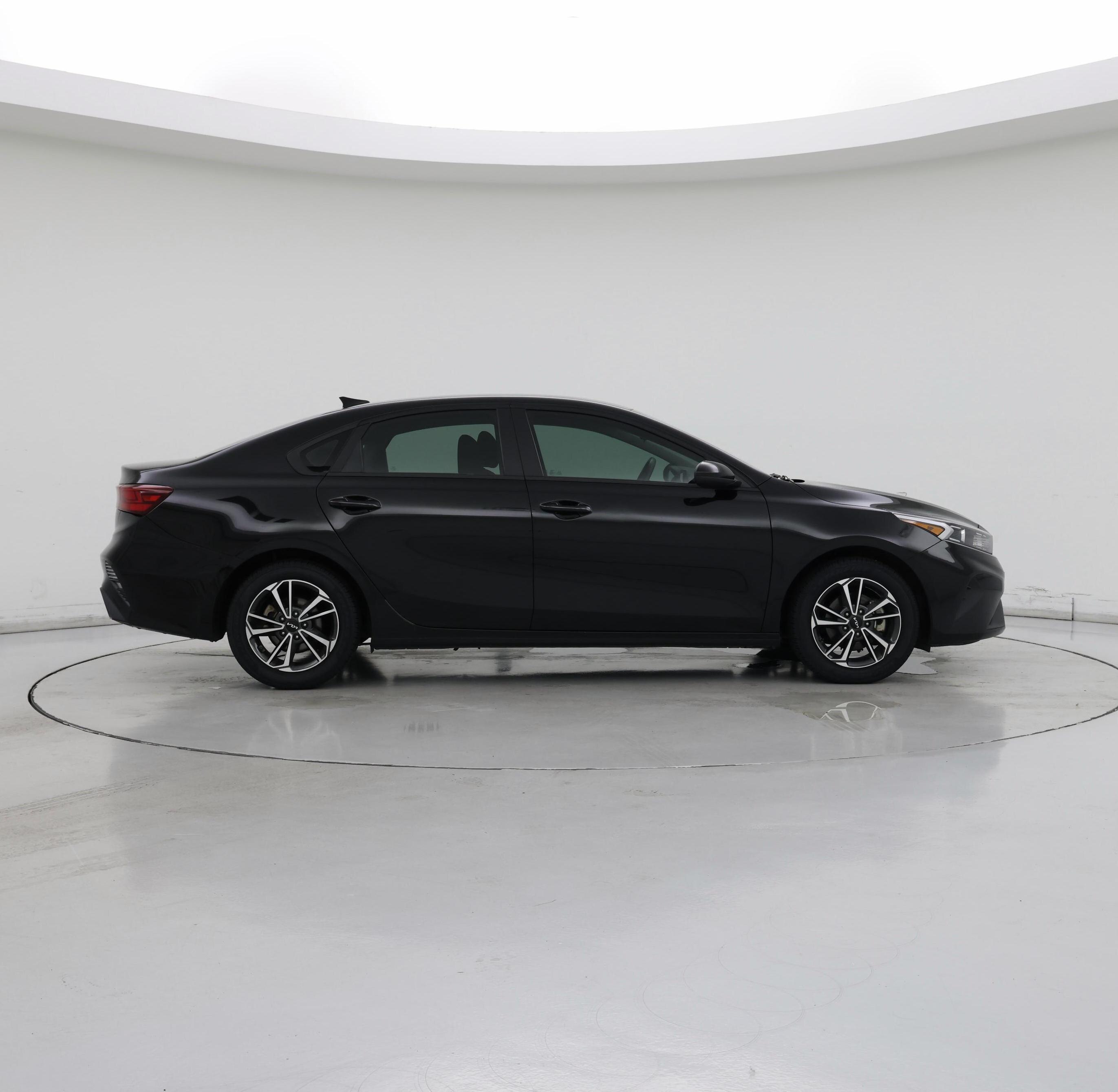 Thumbnail: 2022 Kia Forte - 7