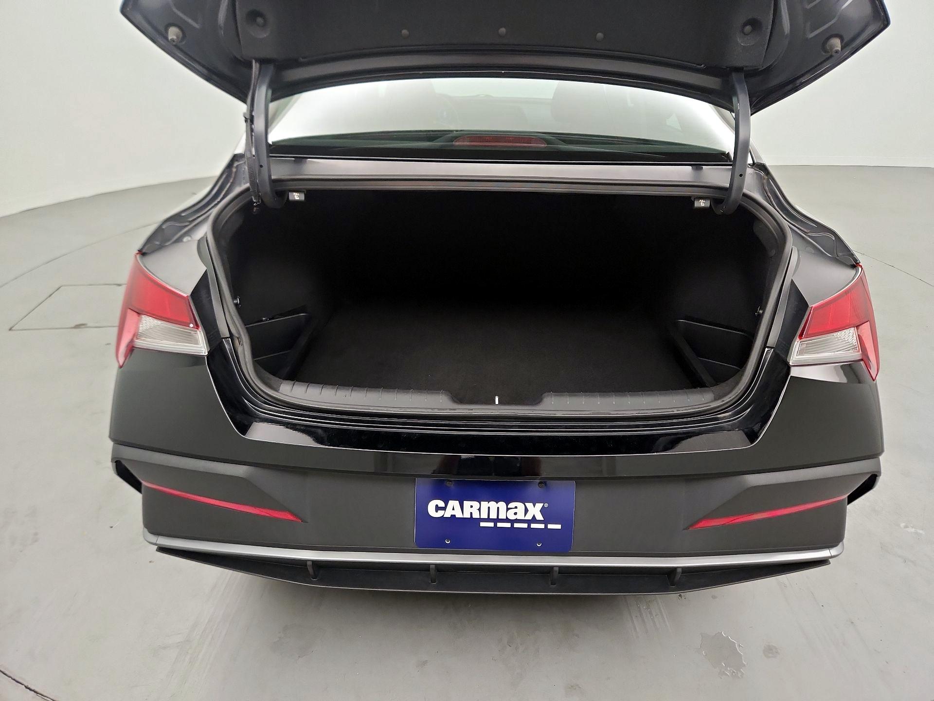 Thumbnail: 2024 Hyundai Elantra - 20