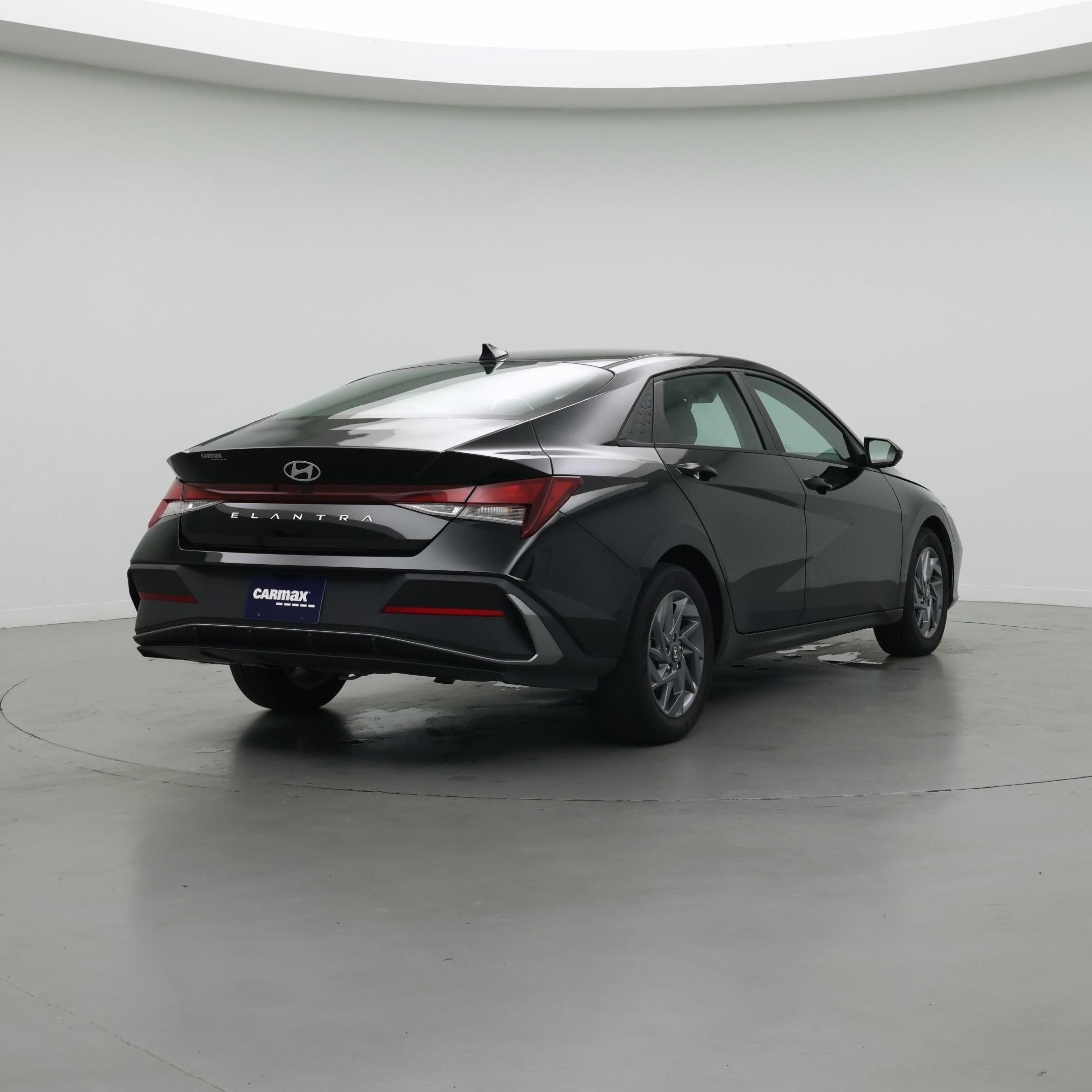 Thumbnail: 2024 Hyundai Elantra - 8