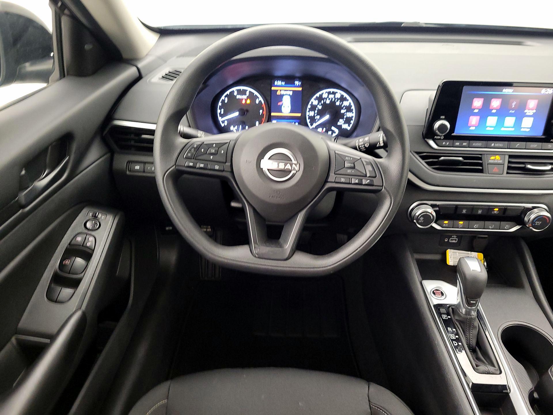 Thumbnail: 2023 Nissan Altima - 10