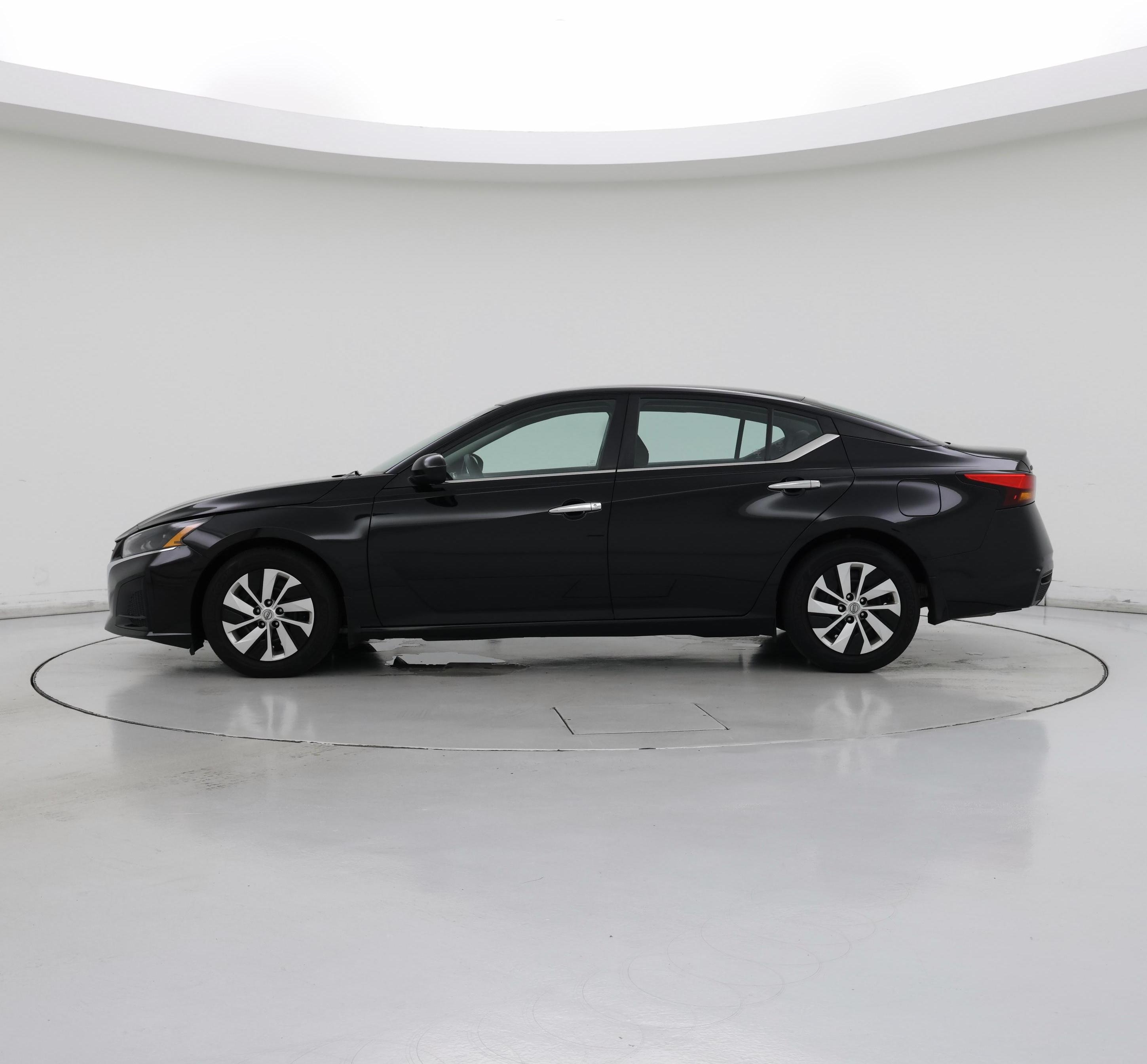Thumbnail: 2023 Nissan Altima - 3
