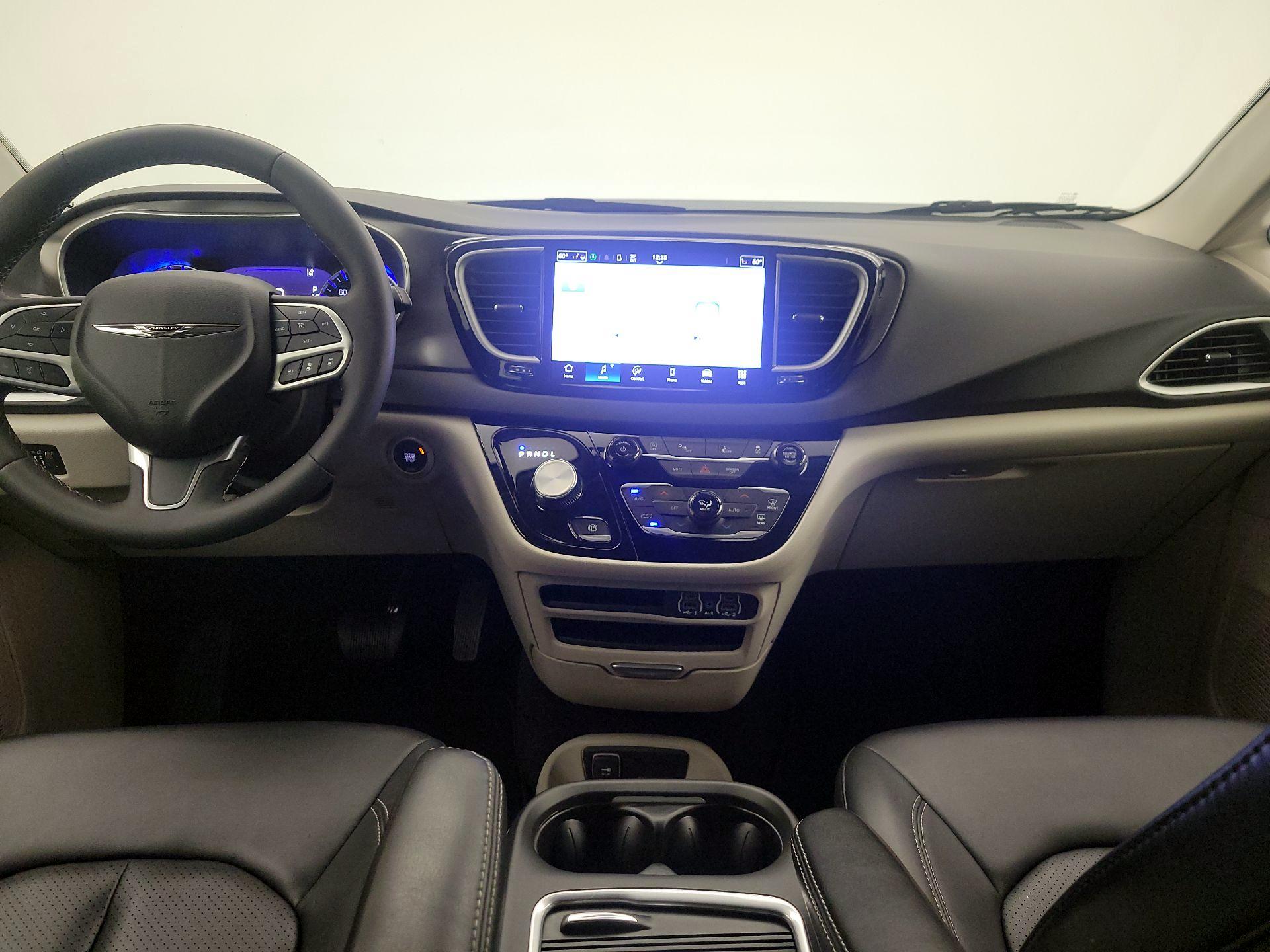 Thumbnail: 2024 Chrysler Pacifica - 9