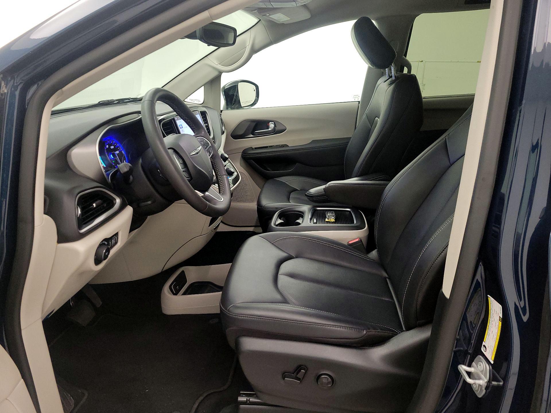 Thumbnail: 2024 Chrysler Pacifica - 11