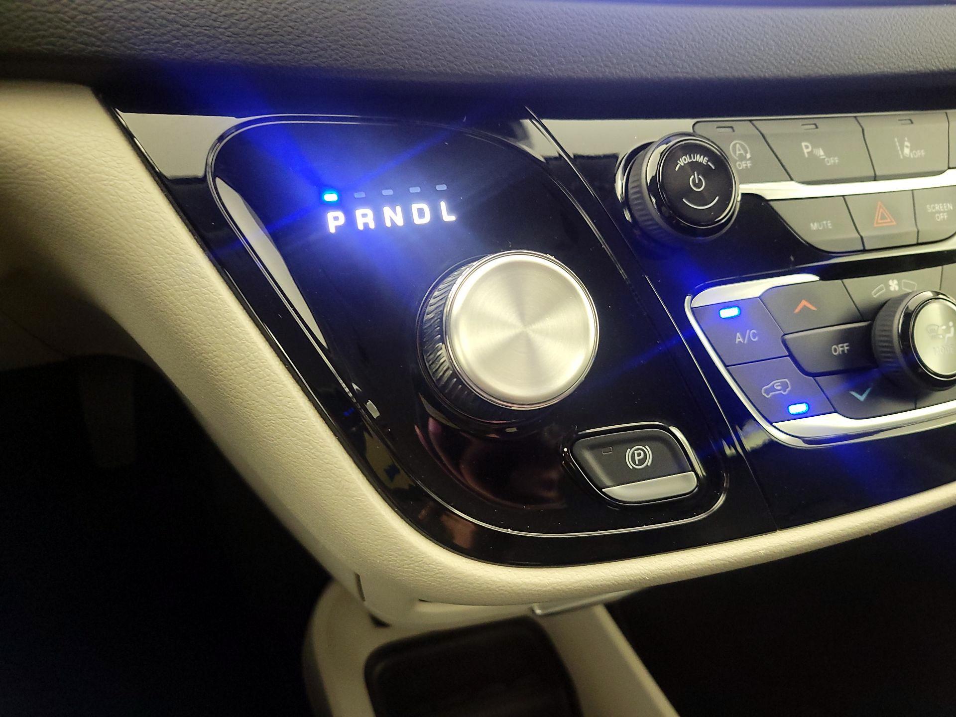 Thumbnail: 2024 Chrysler Pacifica - 17