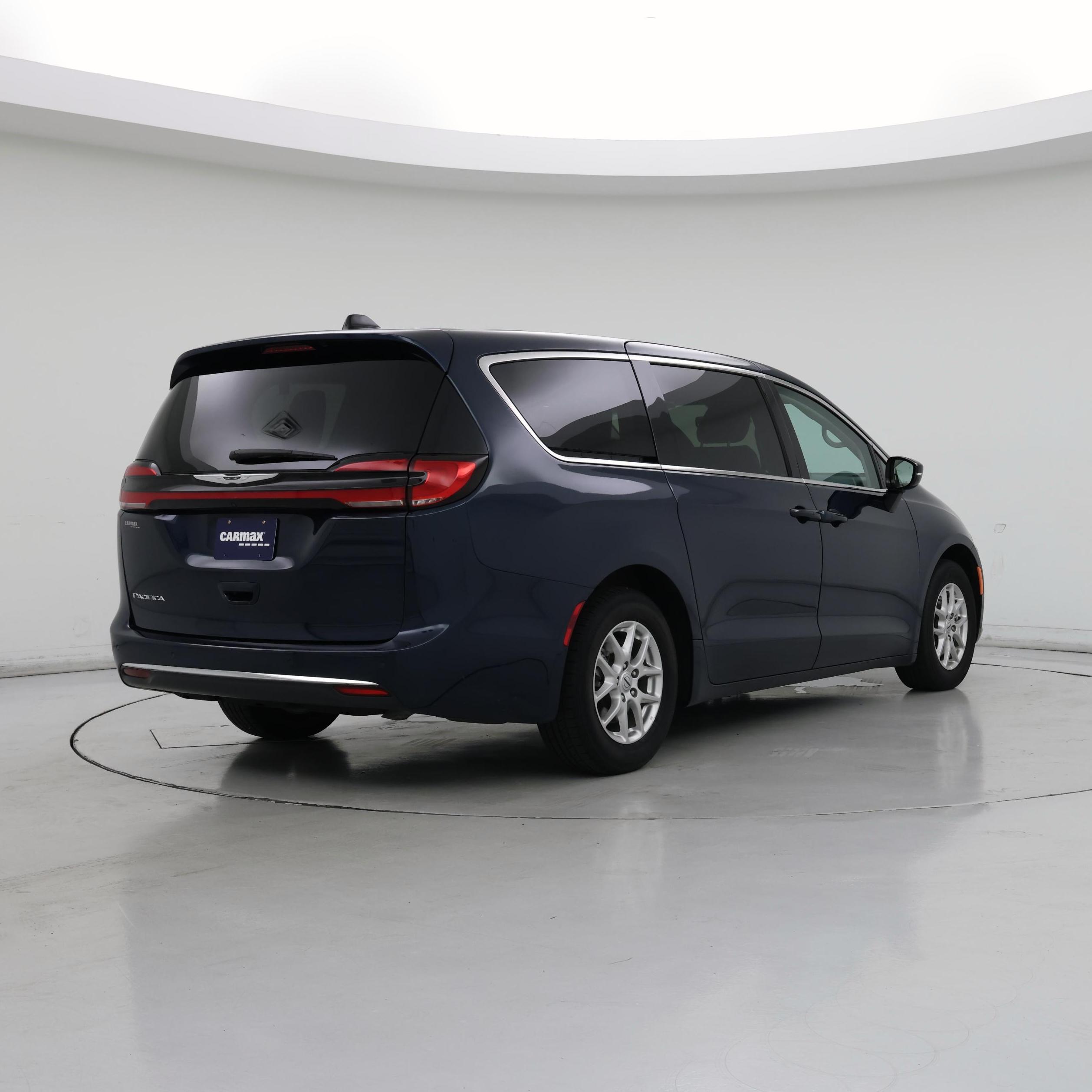 Thumbnail: 2024 Chrysler Pacifica - 8