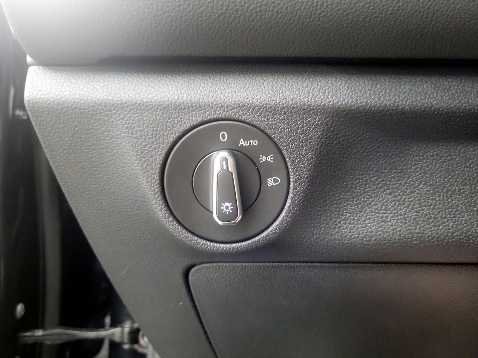 2025 Volkswagen Jetta Sport - Photo 14