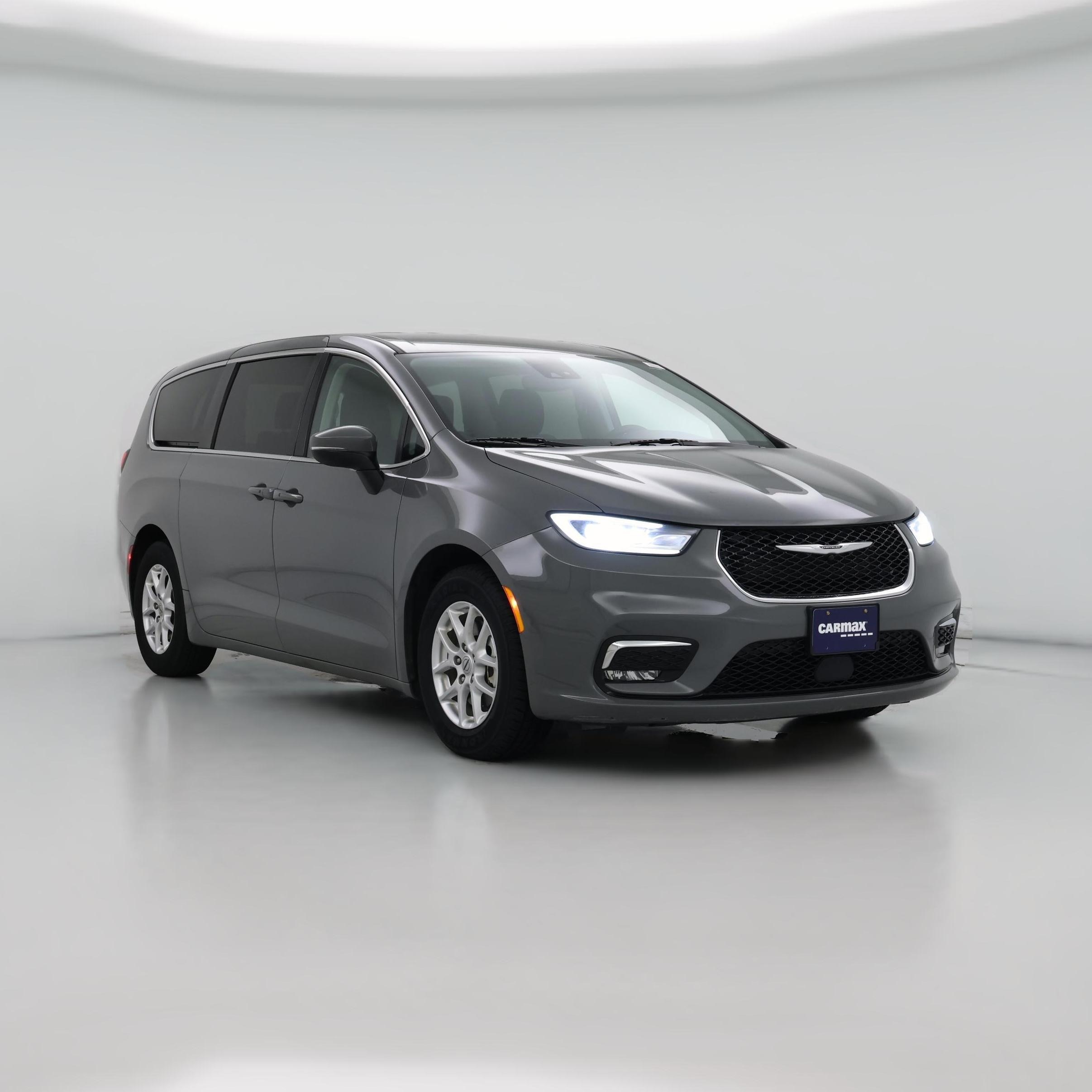 Thumbnail: 2023 Chrysler Pacifica - 1