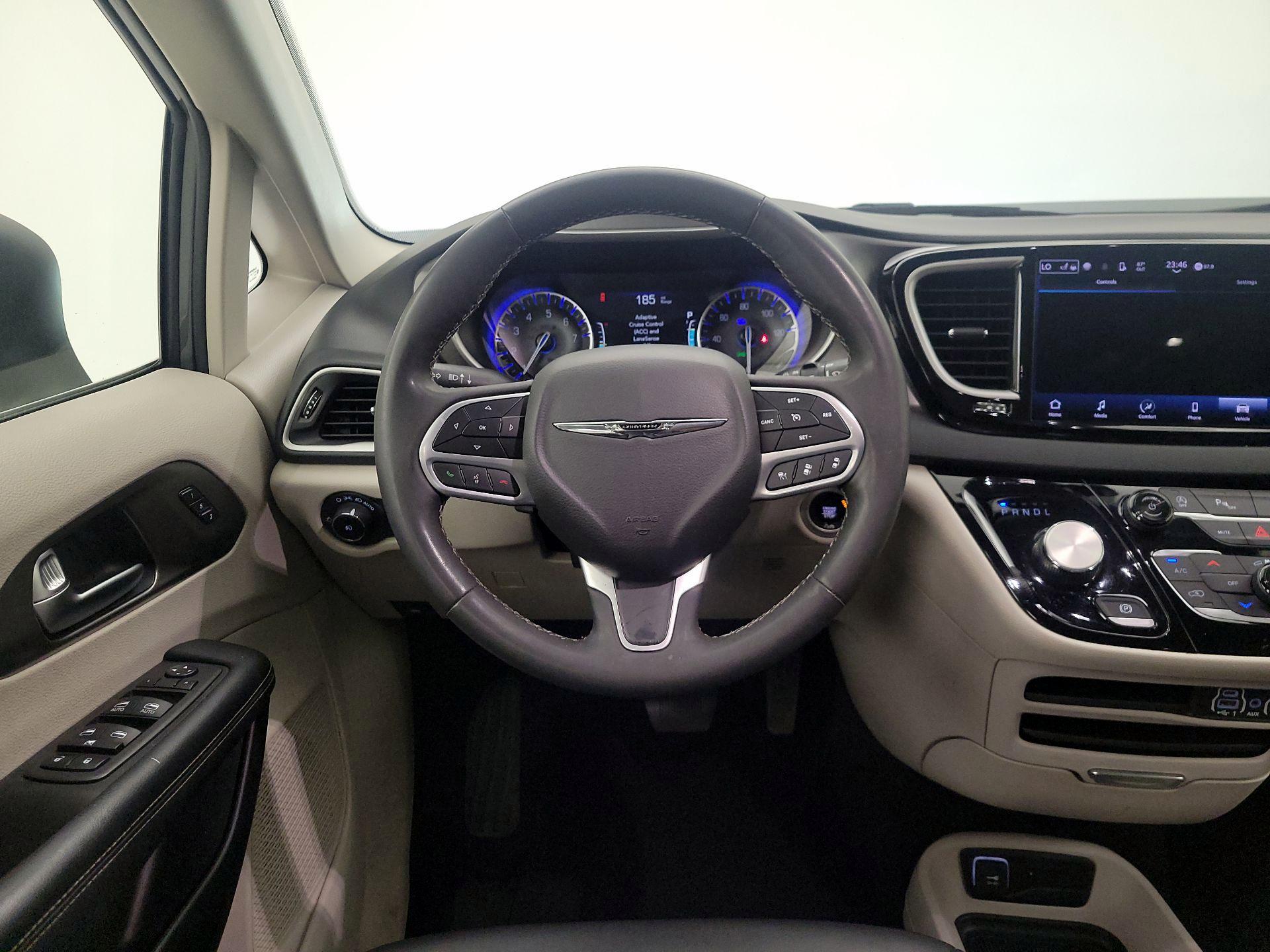 Thumbnail: 2023 Chrysler Pacifica - 10