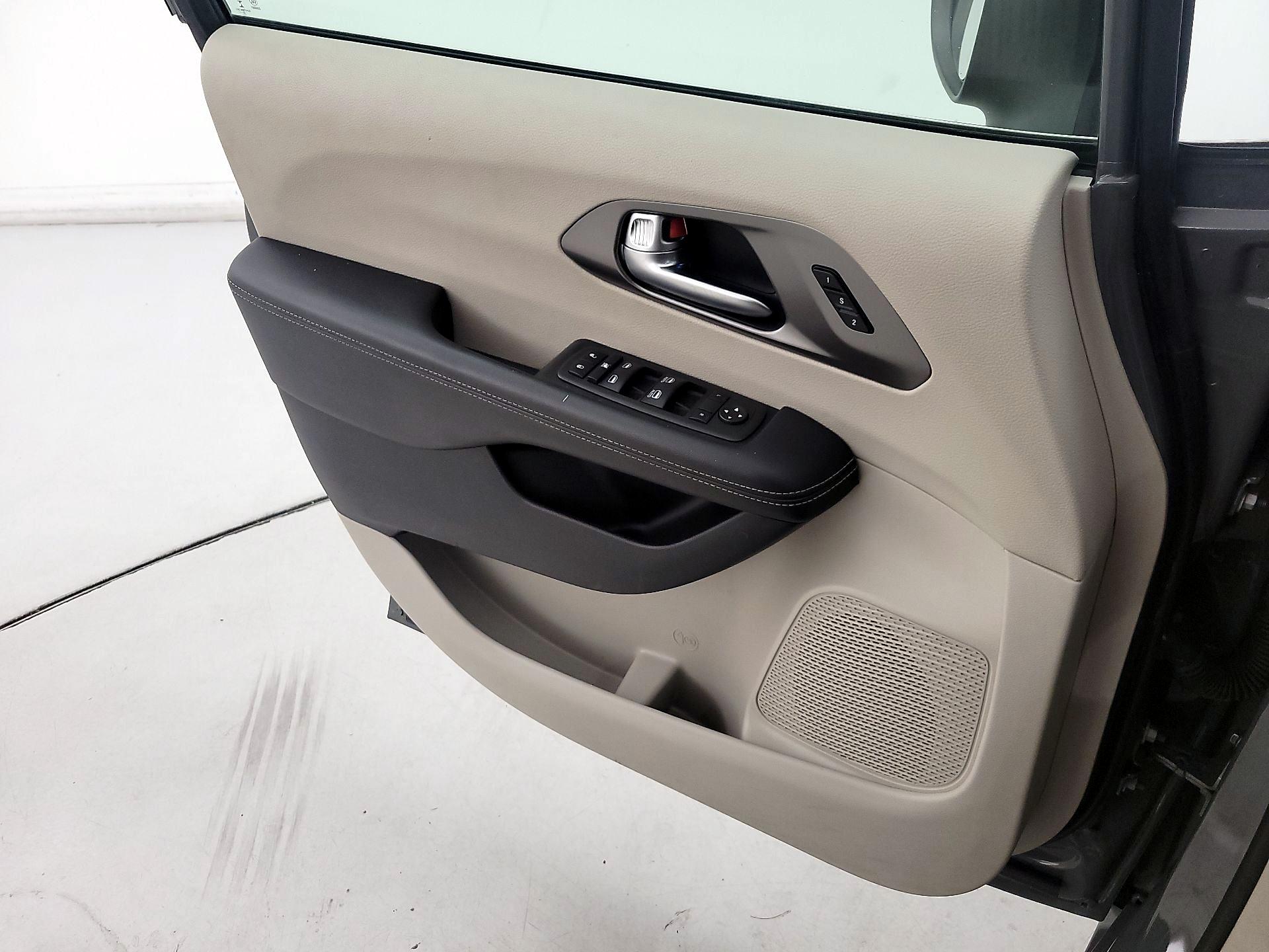 Thumbnail: 2023 Chrysler Pacifica - 12