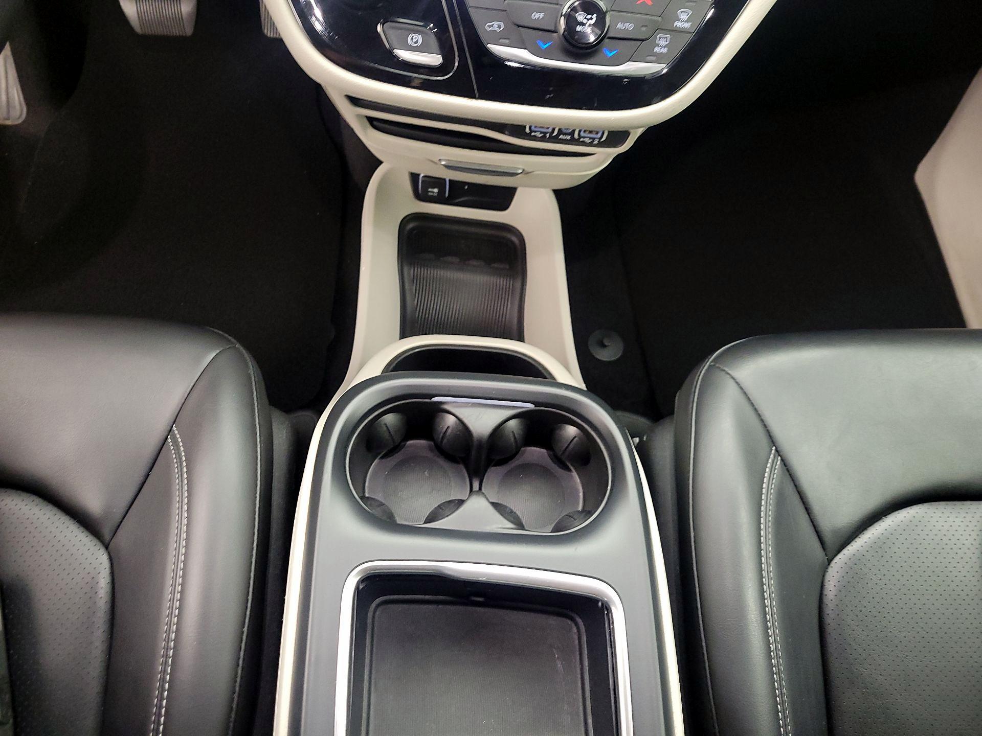 Thumbnail: 2023 Chrysler Pacifica - 18