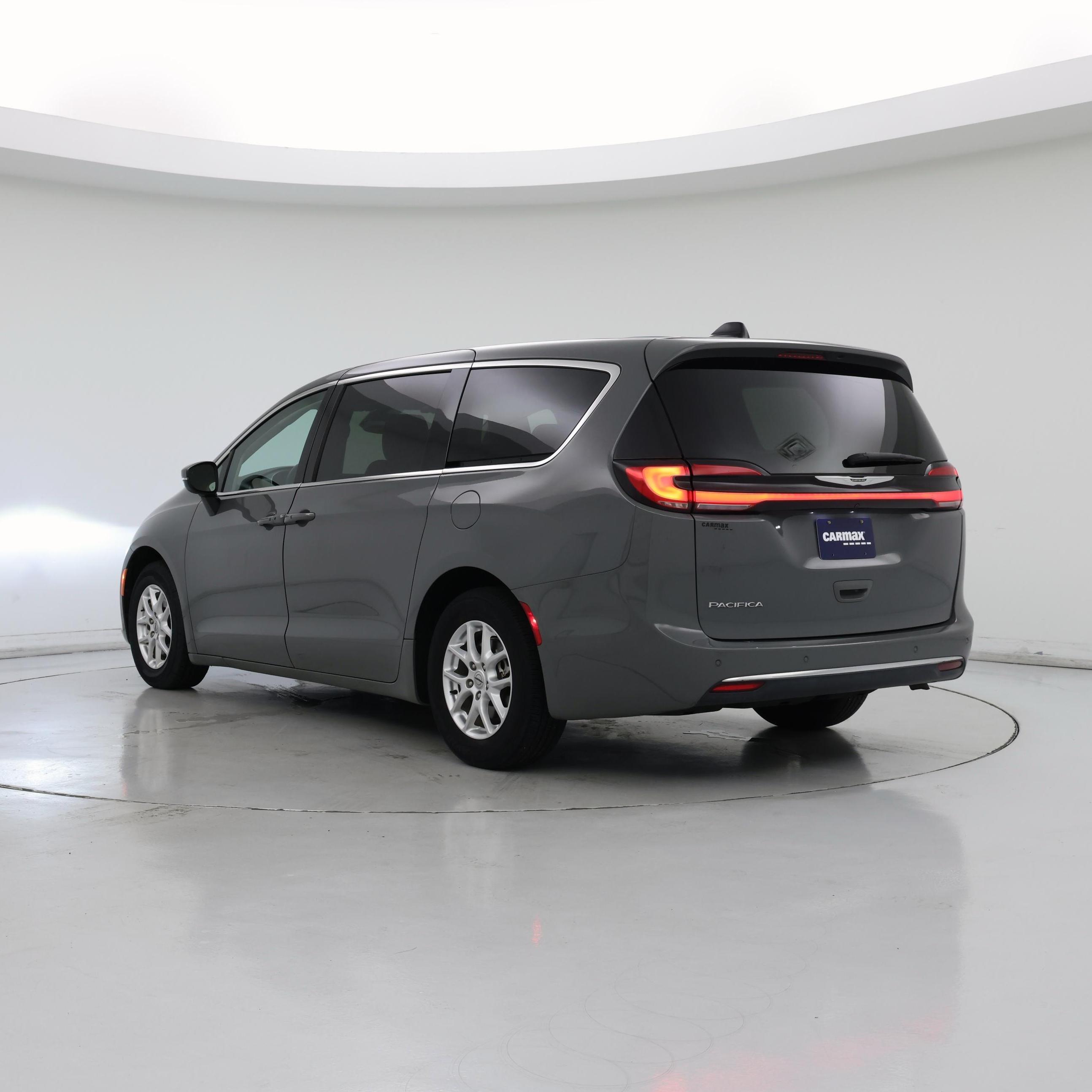 Thumbnail: 2023 Chrysler Pacifica - 2