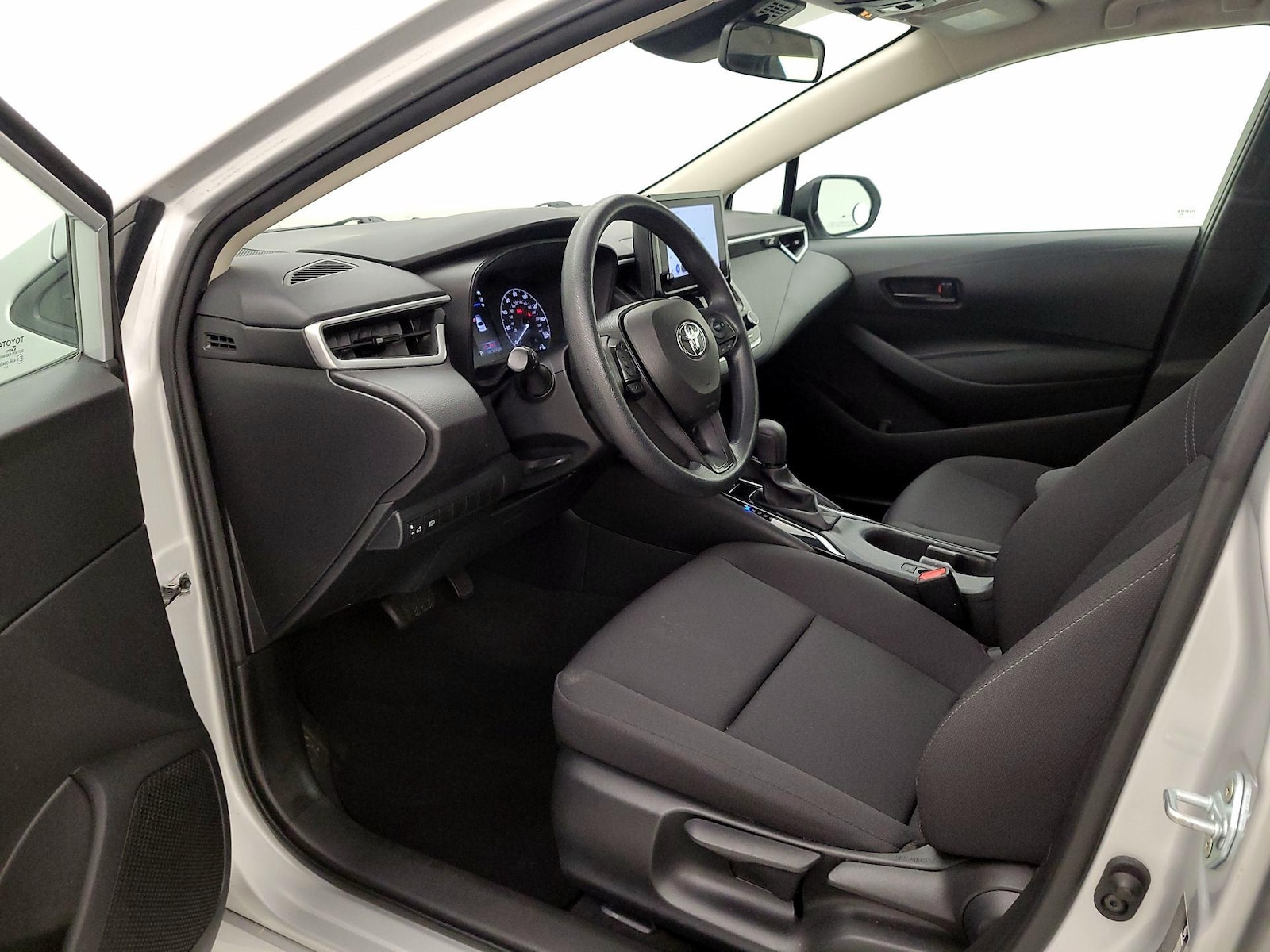 2024 Toyota Corolla LE - Photo 12