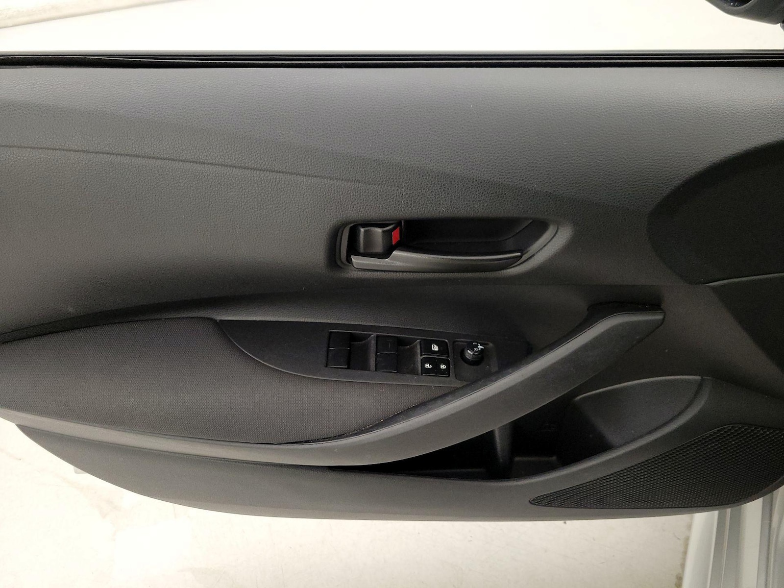 2024 Toyota Corolla LE - Photo 13