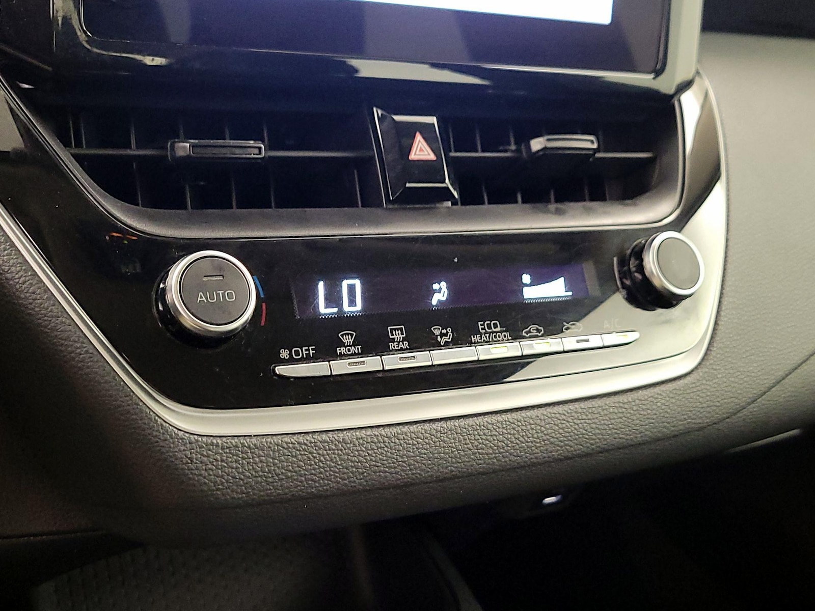 2024 Toyota Corolla LE - Photo 17