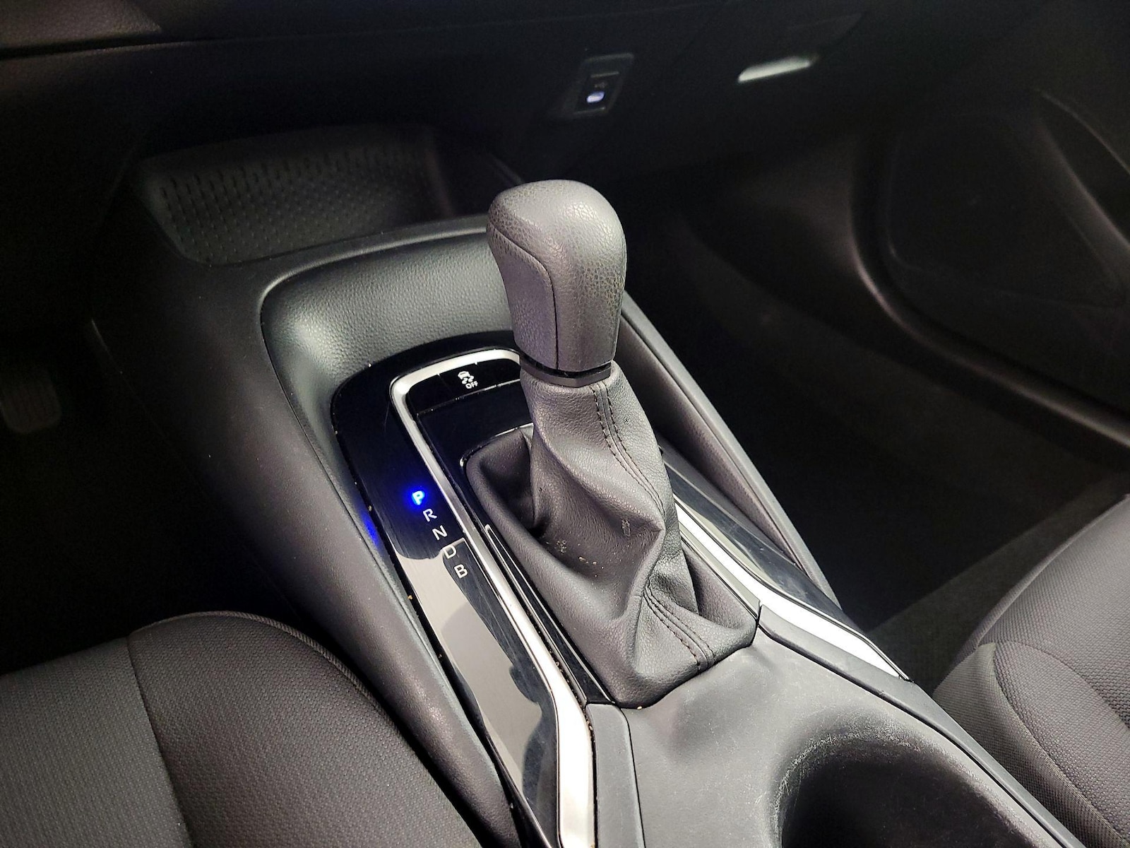 2024 Toyota Corolla LE - Photo 18