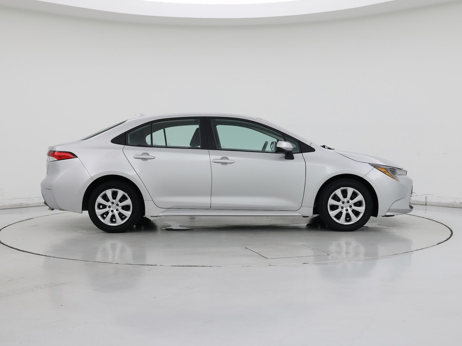 2024 Toyota Corolla LE - Photo 8