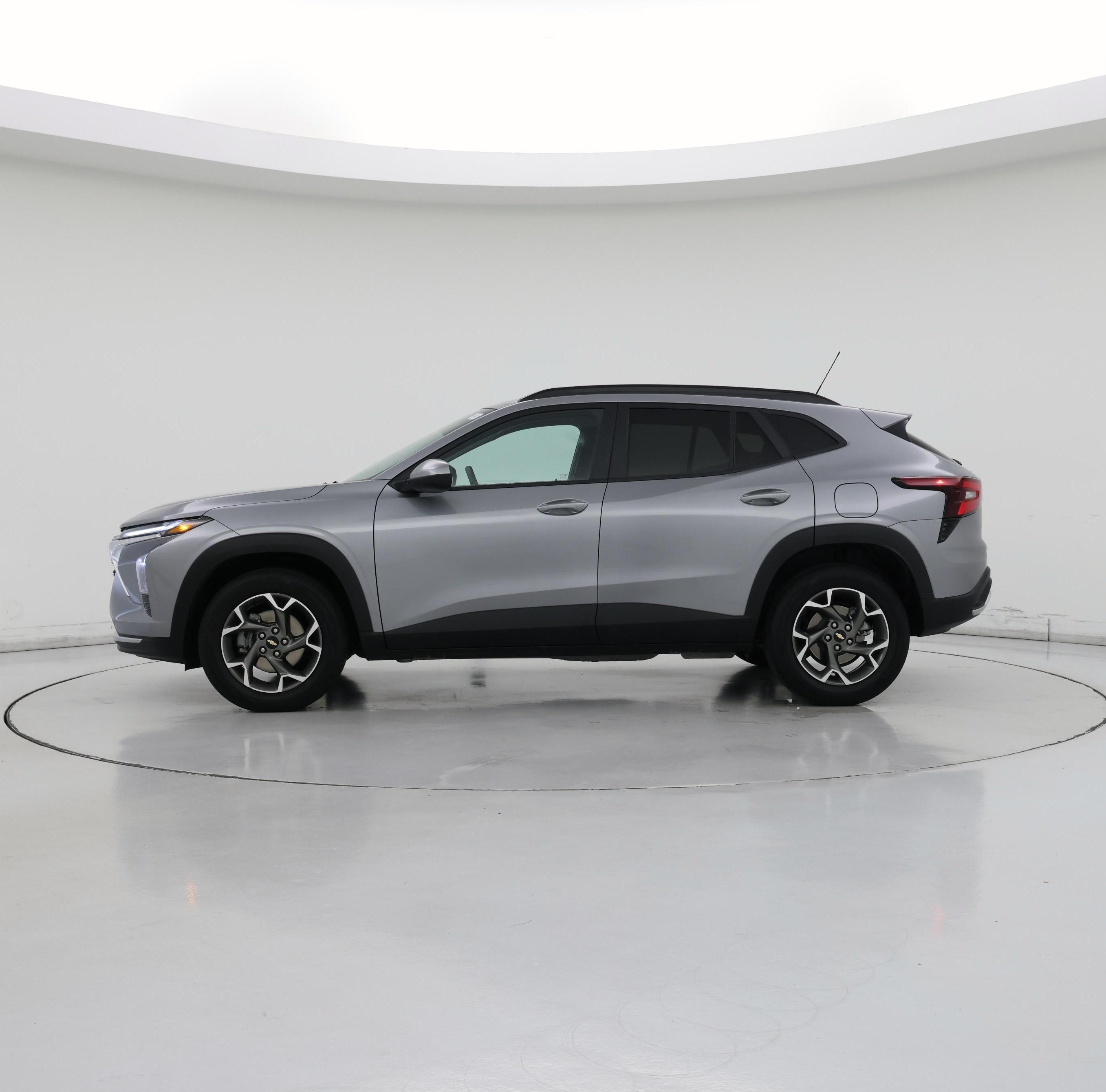 Thumbnail: 2025 Chevrolet Trax - 3