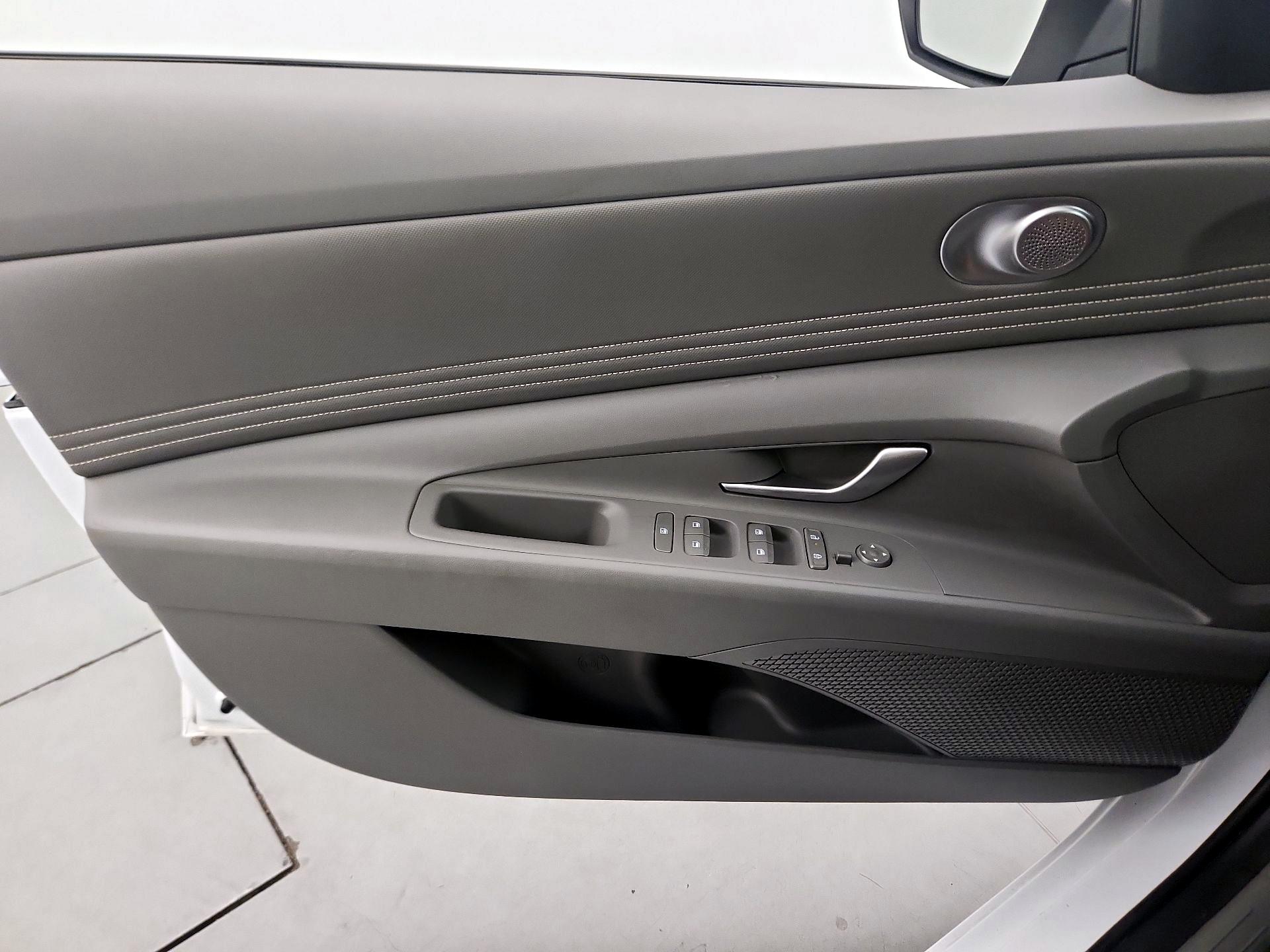 Thumbnail: 2025 Hyundai Elantra - 12