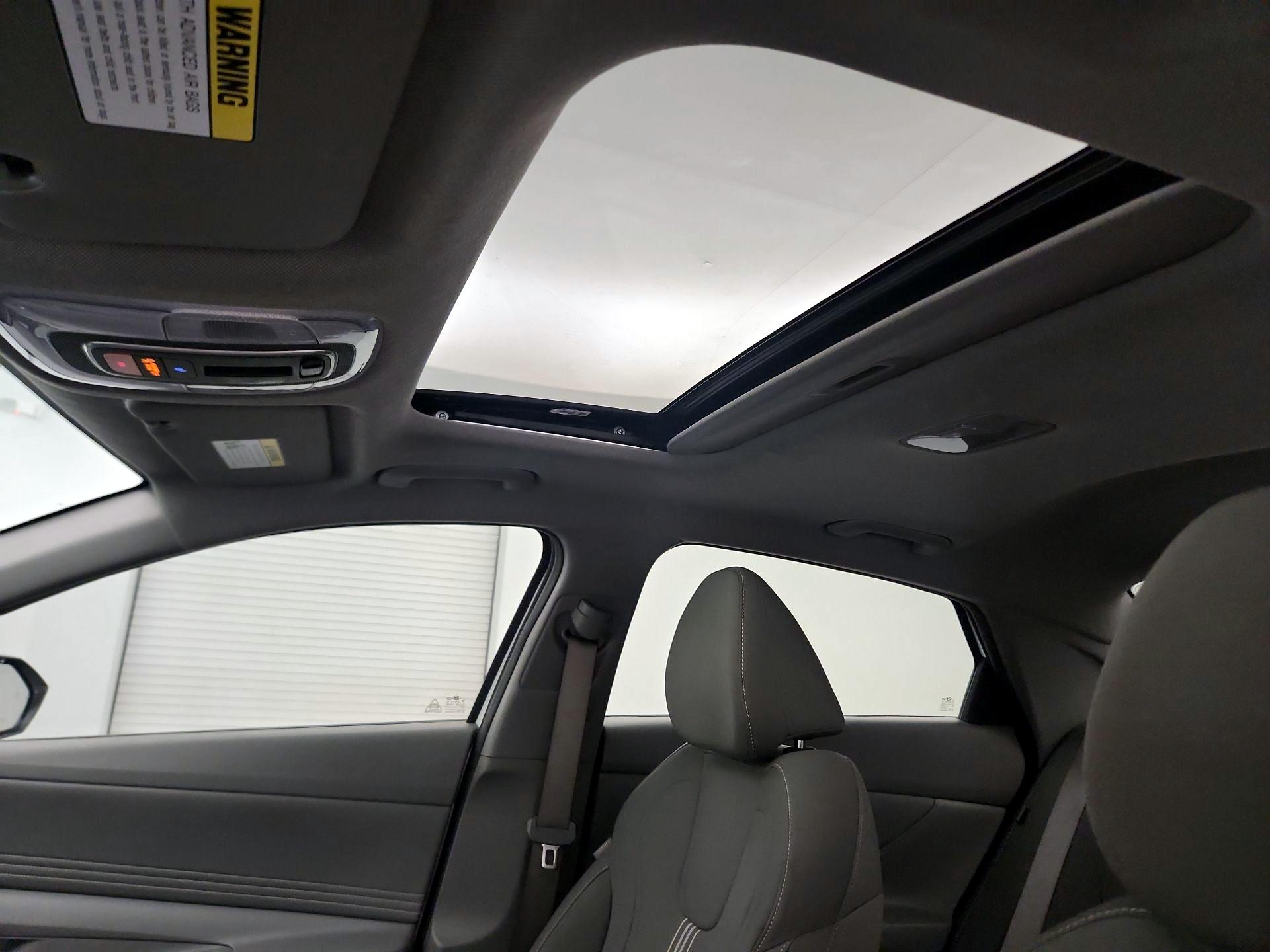 Thumbnail: 2025 Hyundai Elantra - 20