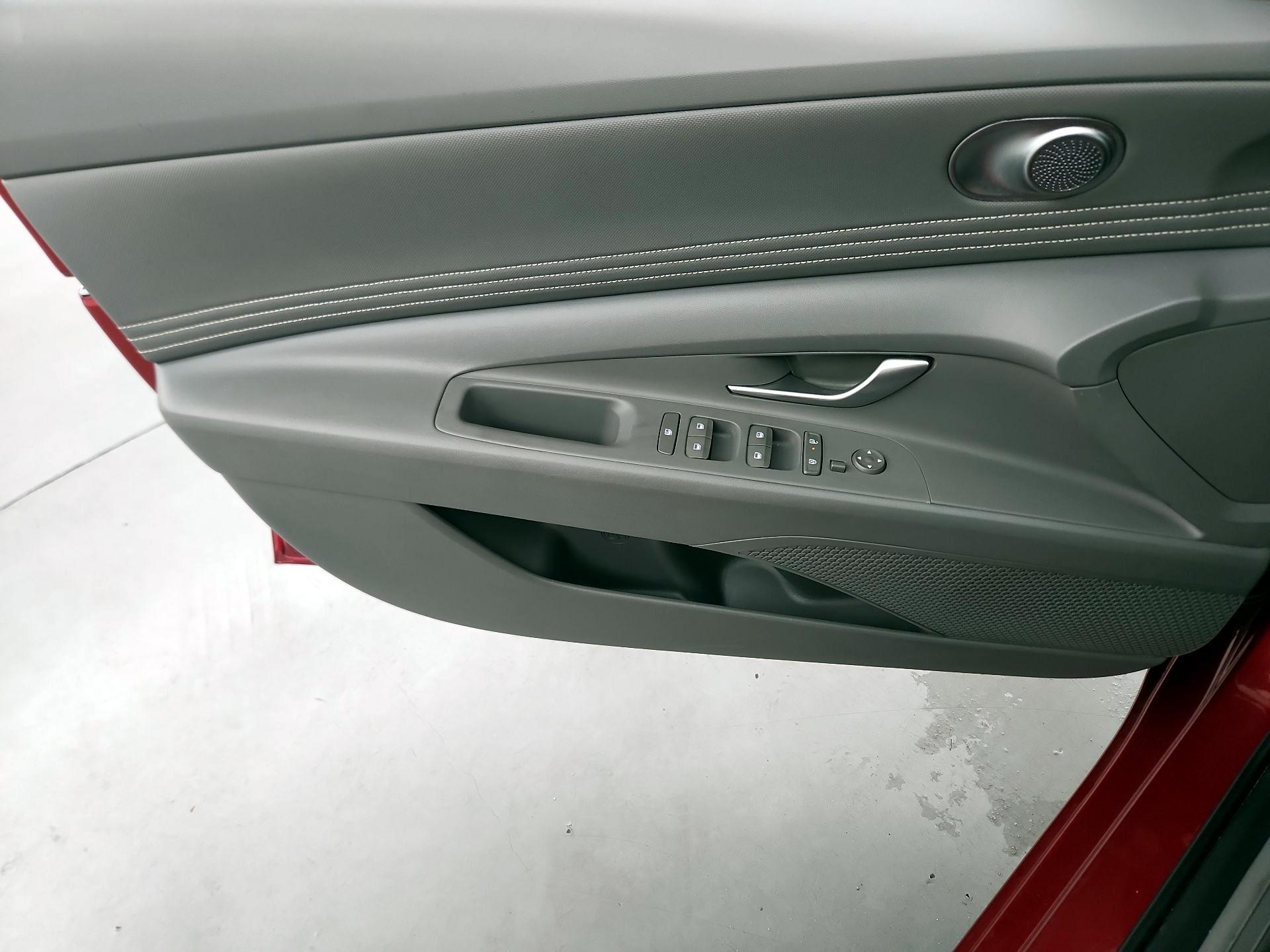 Thumbnail: 2025 Hyundai Elantra - 12