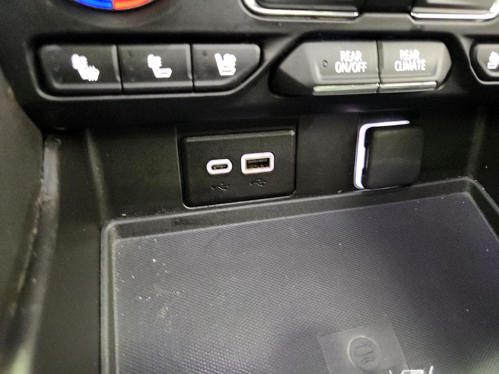 Thumbnail: 2024 GMC Yukon XL - 19