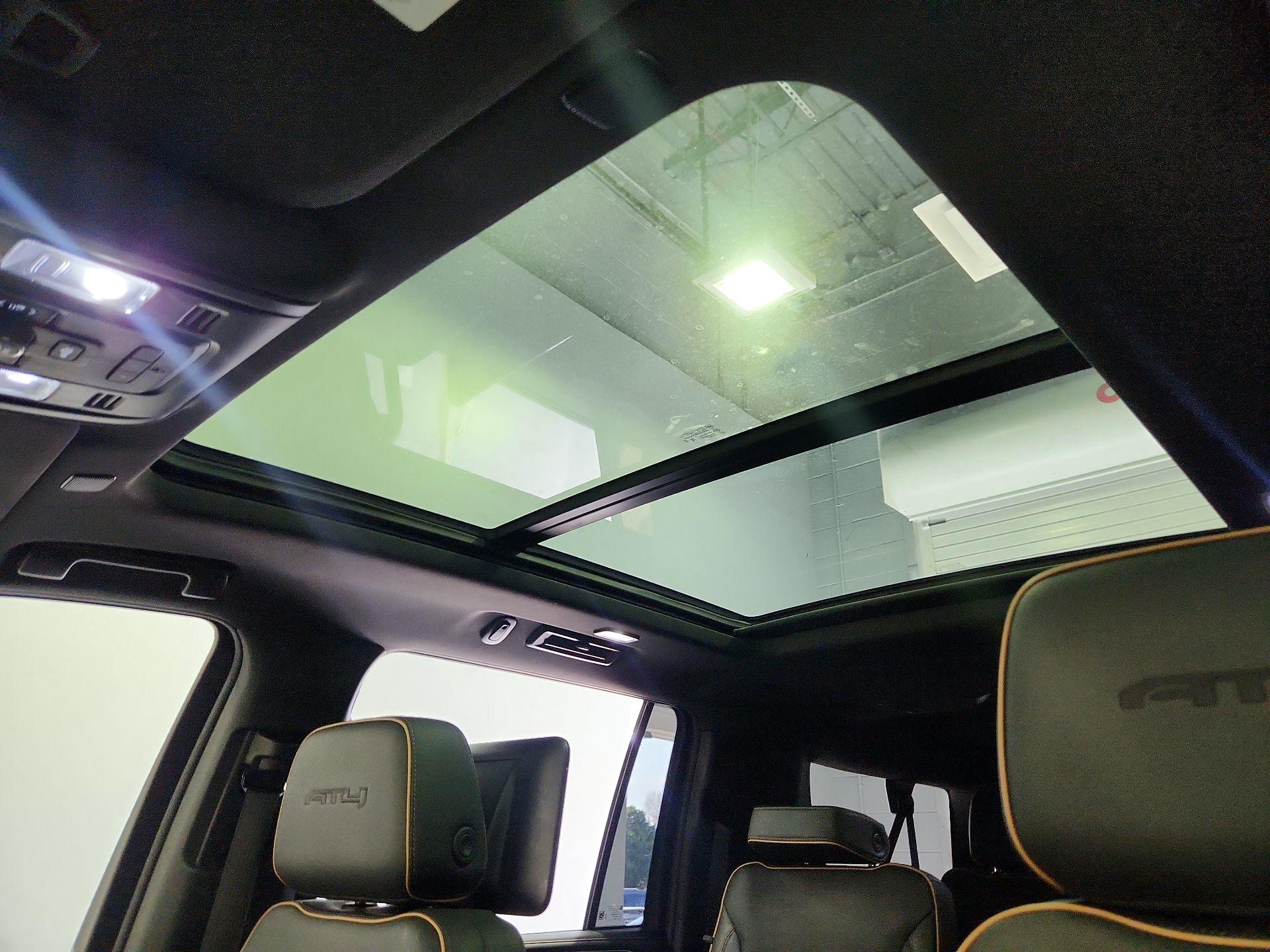 Thumbnail: 2024 GMC Yukon XL - 20