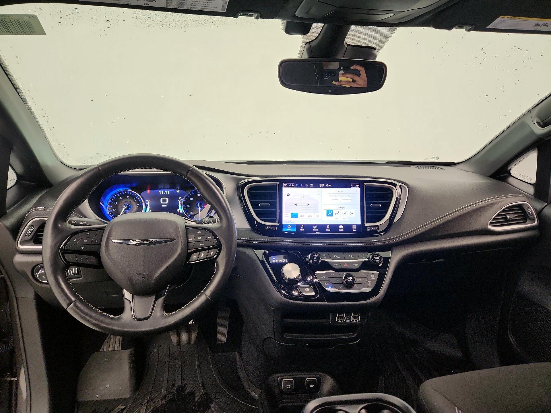 Thumbnail: 2021 Chrysler Pacifica - 9