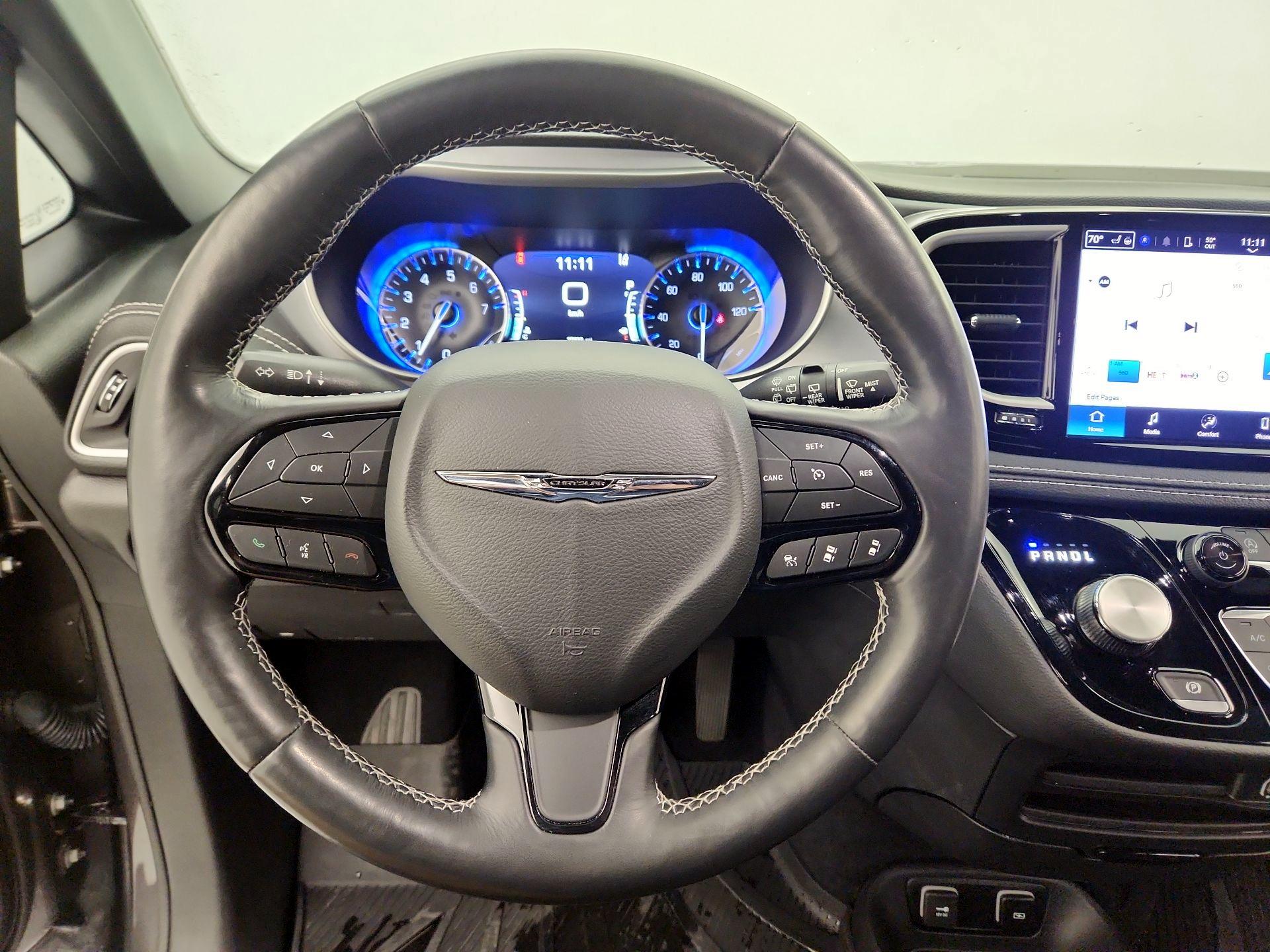 Thumbnail: 2021 Chrysler Pacifica - 10