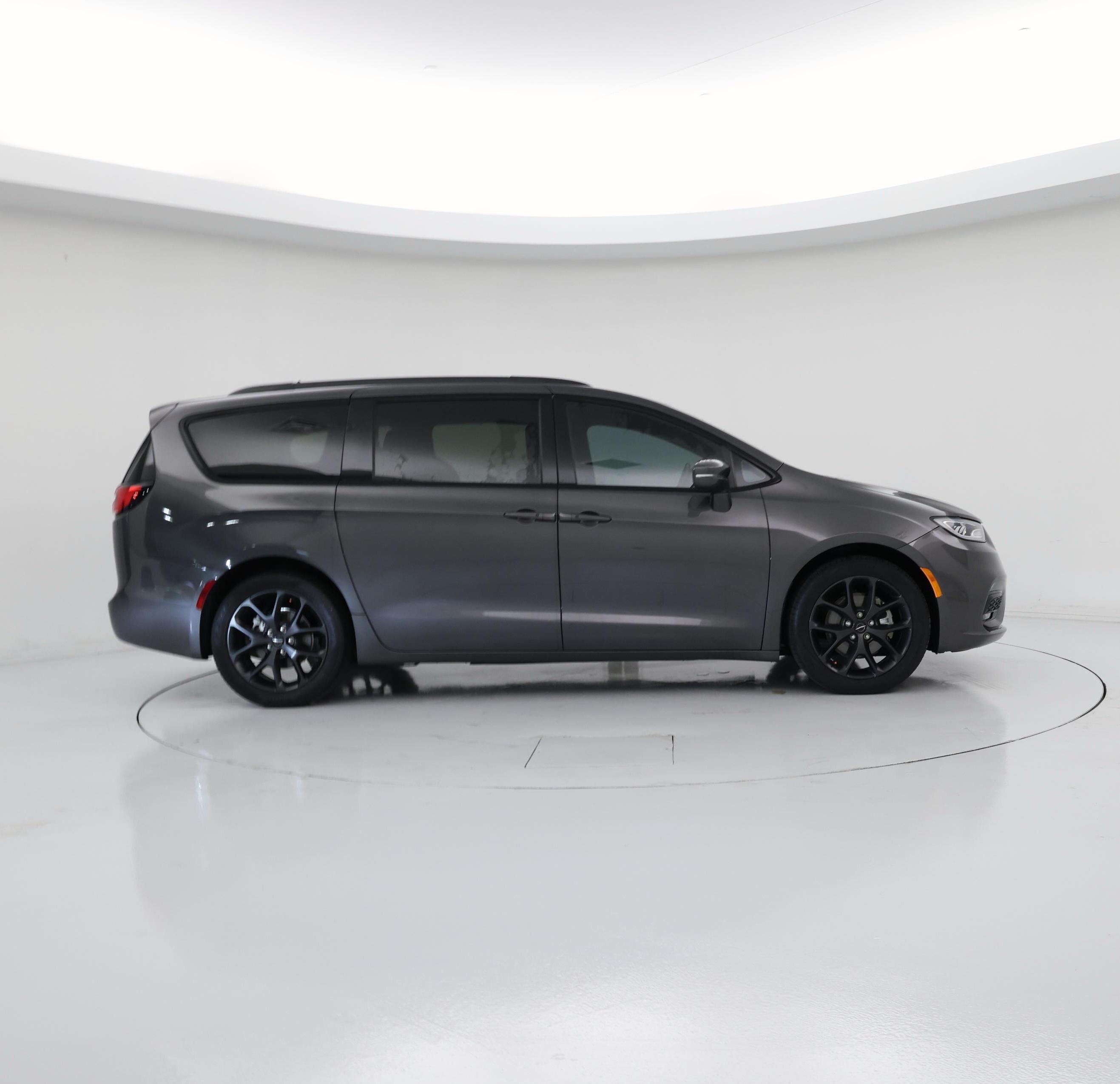 Thumbnail: 2021 Chrysler Pacifica - 7