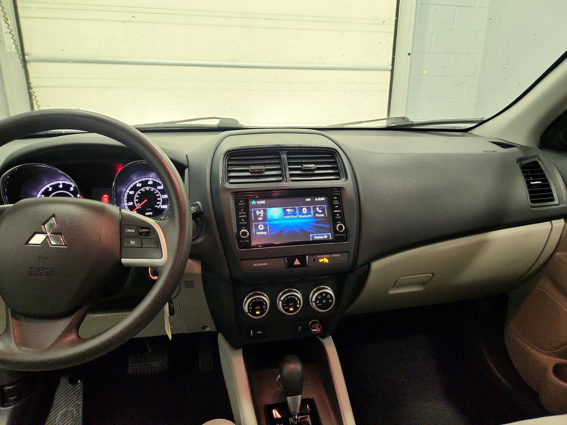 Thumbnail: 2020 Mitsubishi Outlander Sport - 9