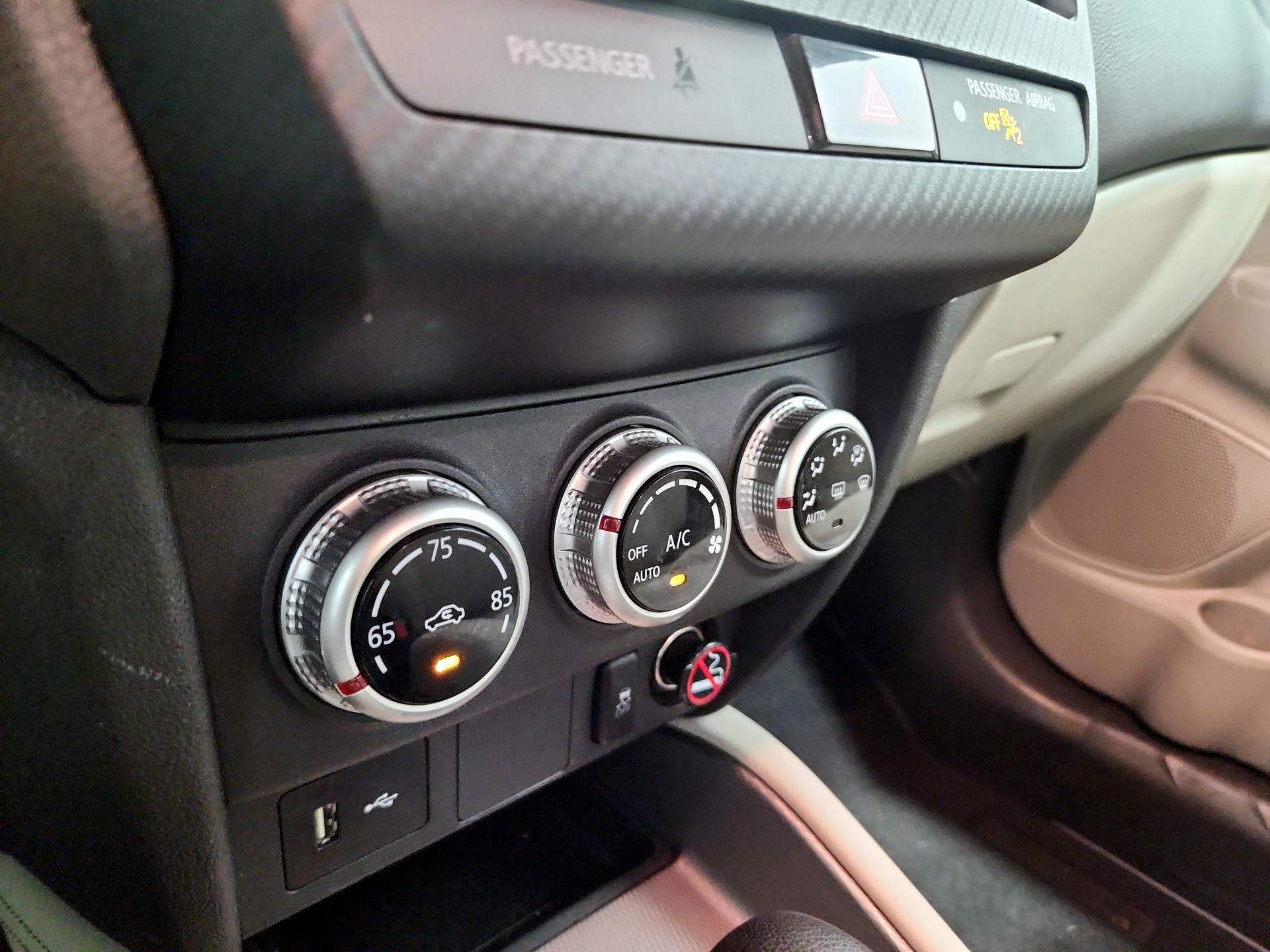 Thumbnail: 2020 Mitsubishi Outlander Sport - 16