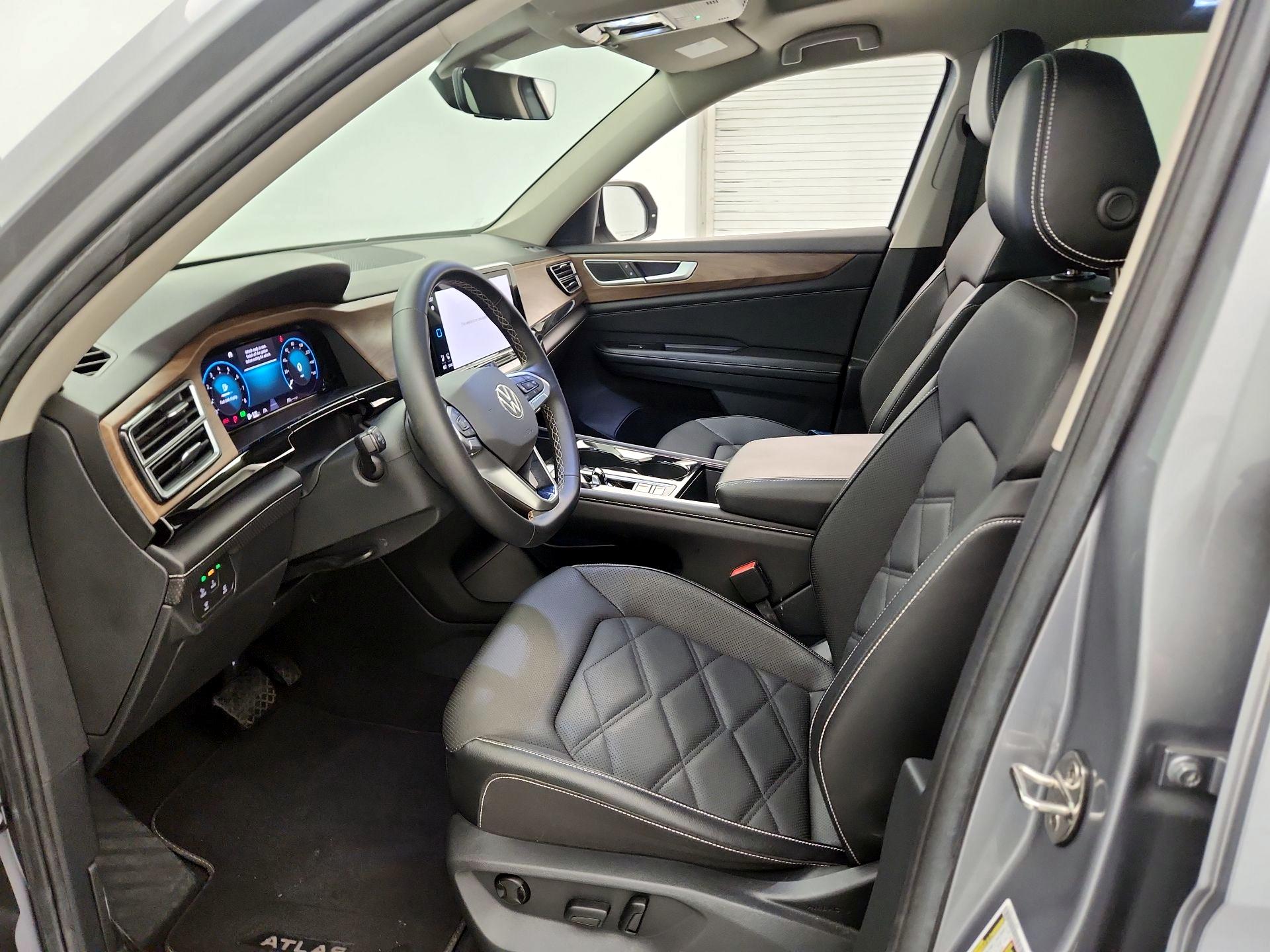 Thumbnail: 2024 Volkswagen Atlas - 11