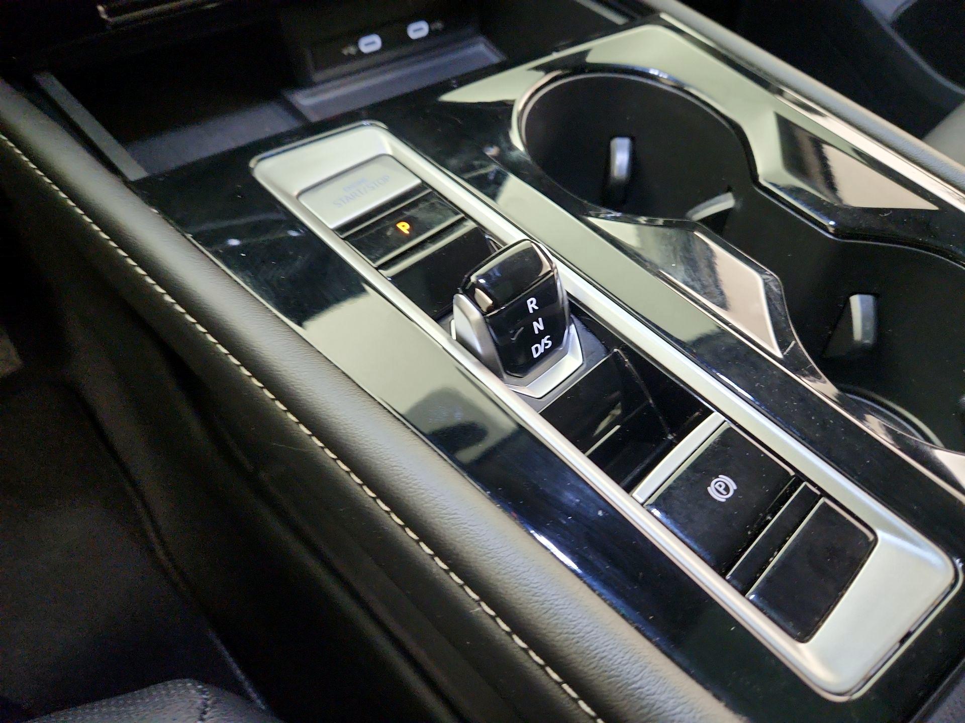 Thumbnail: 2024 Volkswagen Atlas - 17