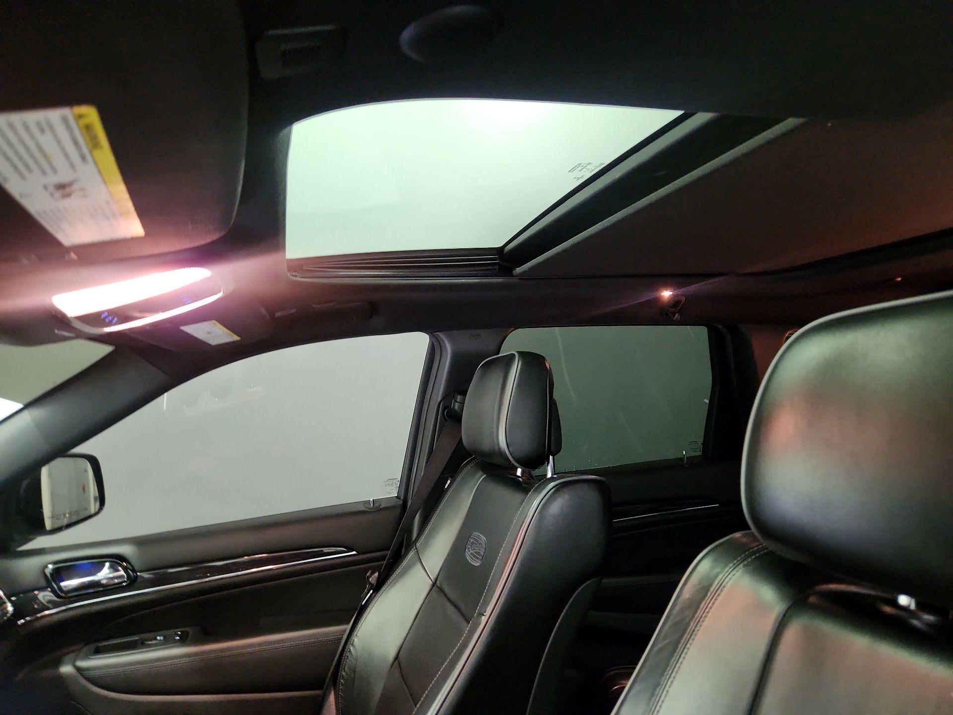 Thumbnail: 2020 Jeep Grand Cherokee - 20