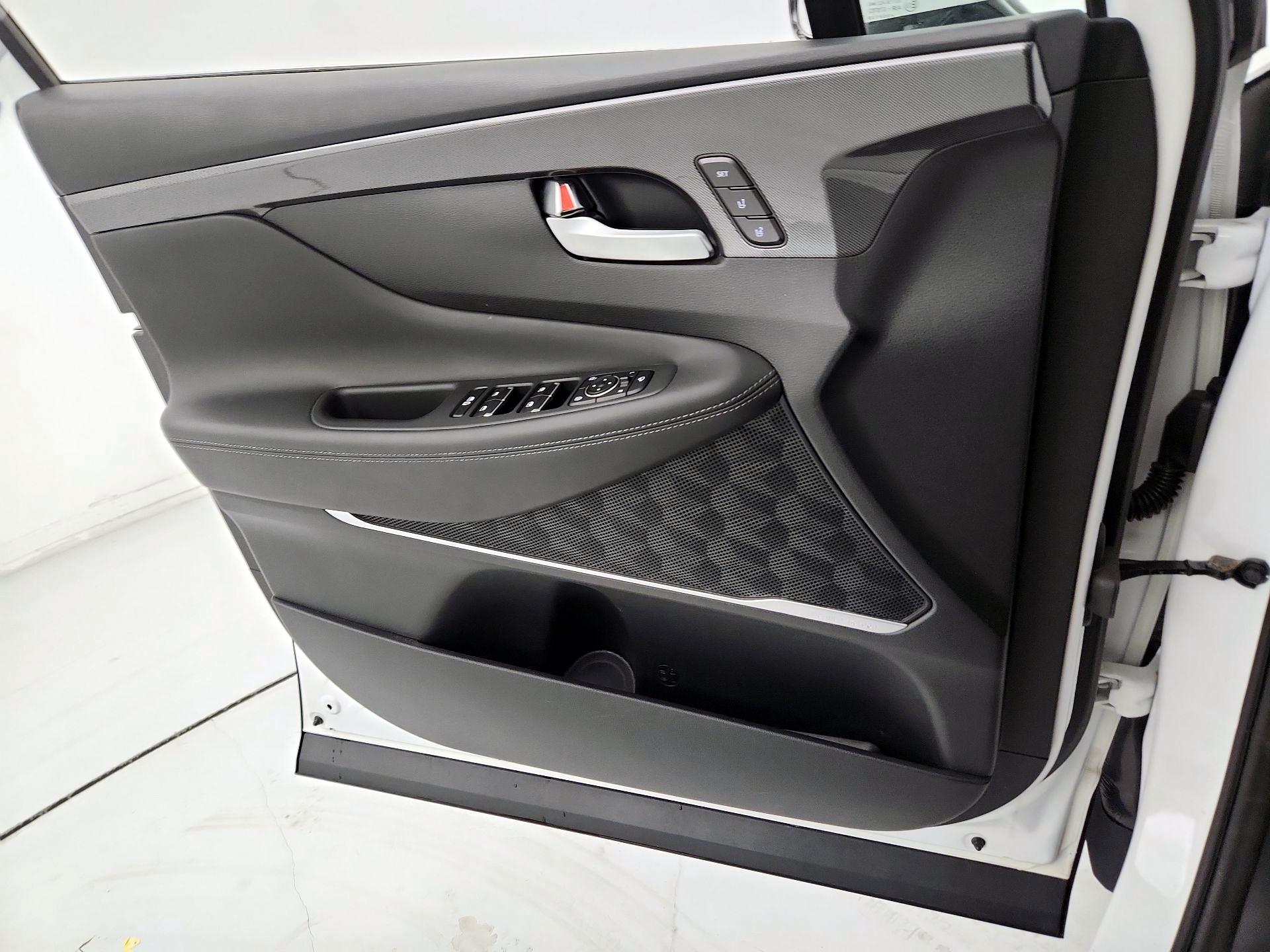 Thumbnail: 2022 Hyundai Santa Fe - 12