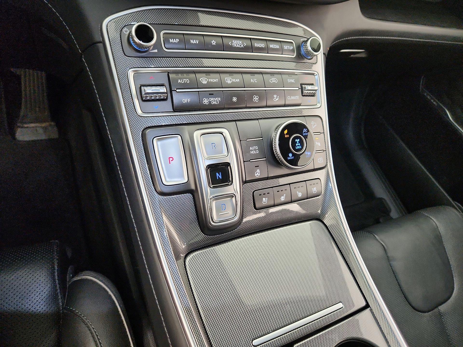 Thumbnail: 2022 Hyundai Santa Fe - 17