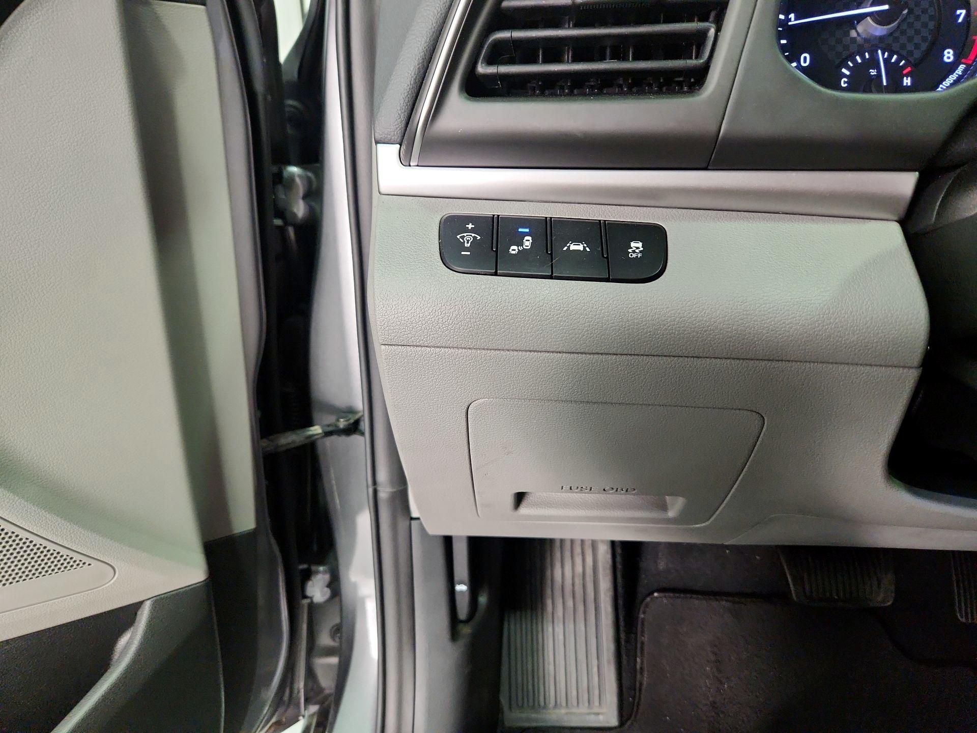 Thumbnail: 2019 Hyundai Elantra - 13