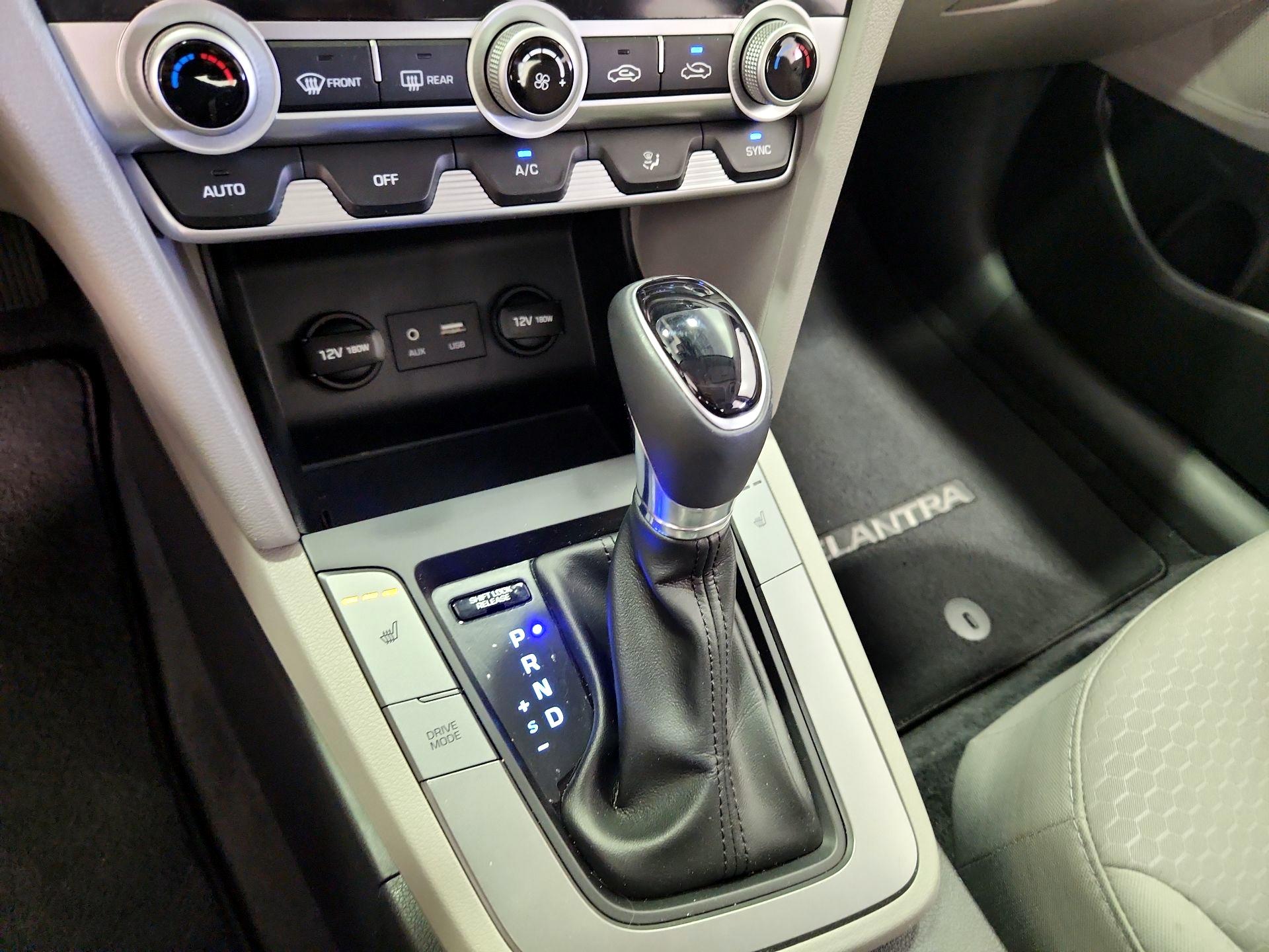 Thumbnail: 2019 Hyundai Elantra - 17