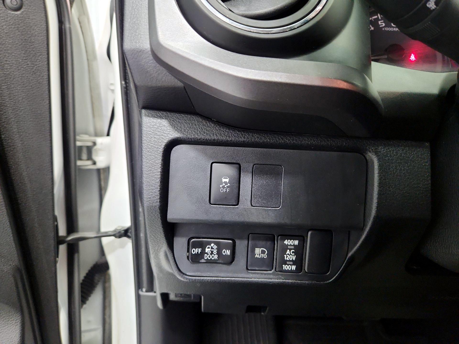 Thumbnail: 2021 Toyota Tacoma - 13