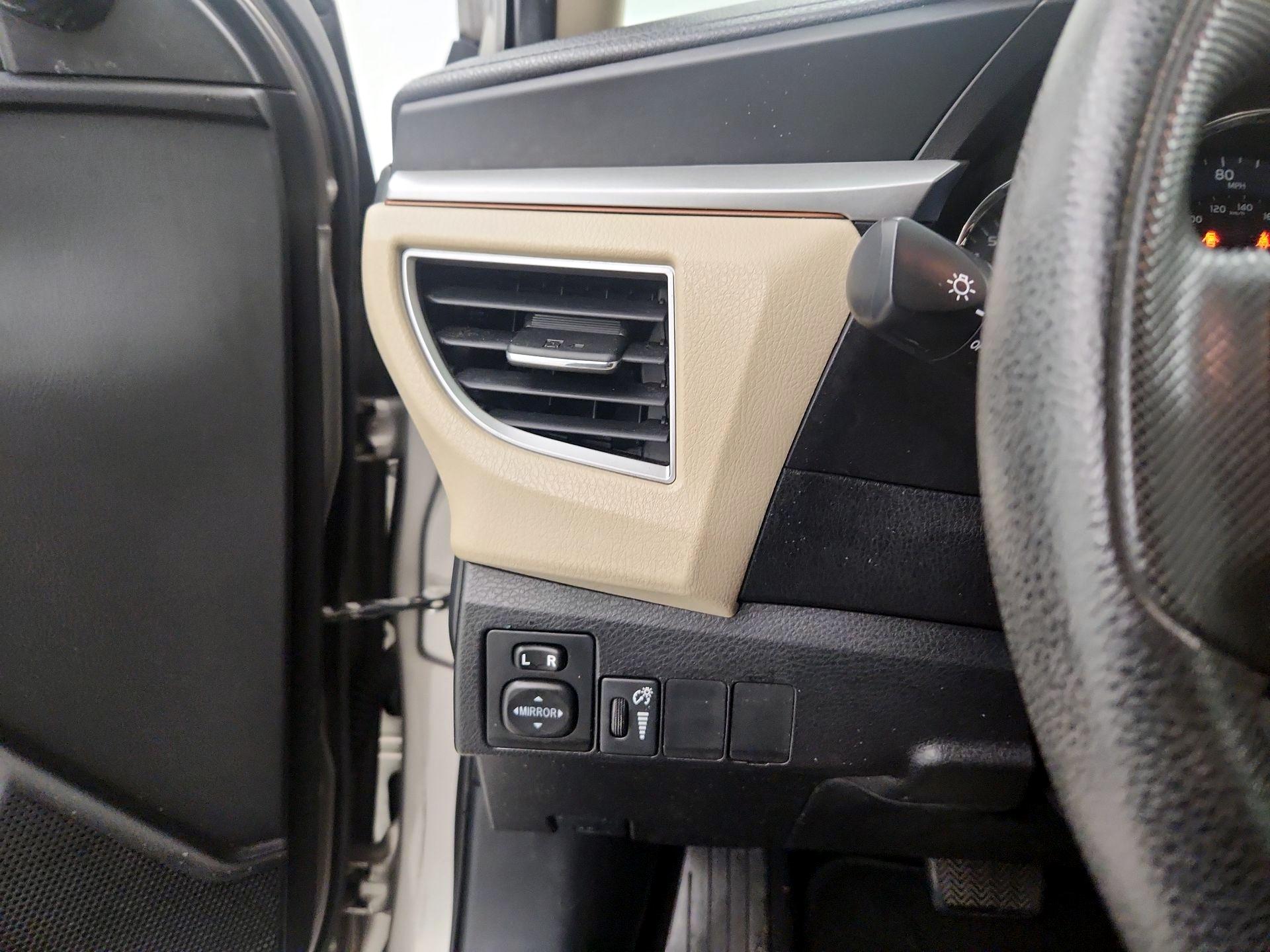 Thumbnail: 2015 Toyota Corolla - 13