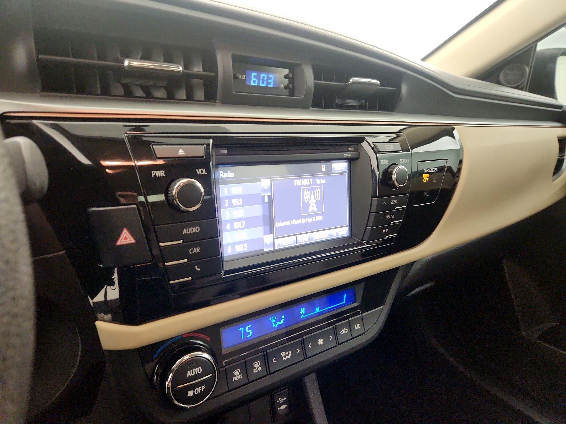 Thumbnail: 2015 Toyota Corolla - 15