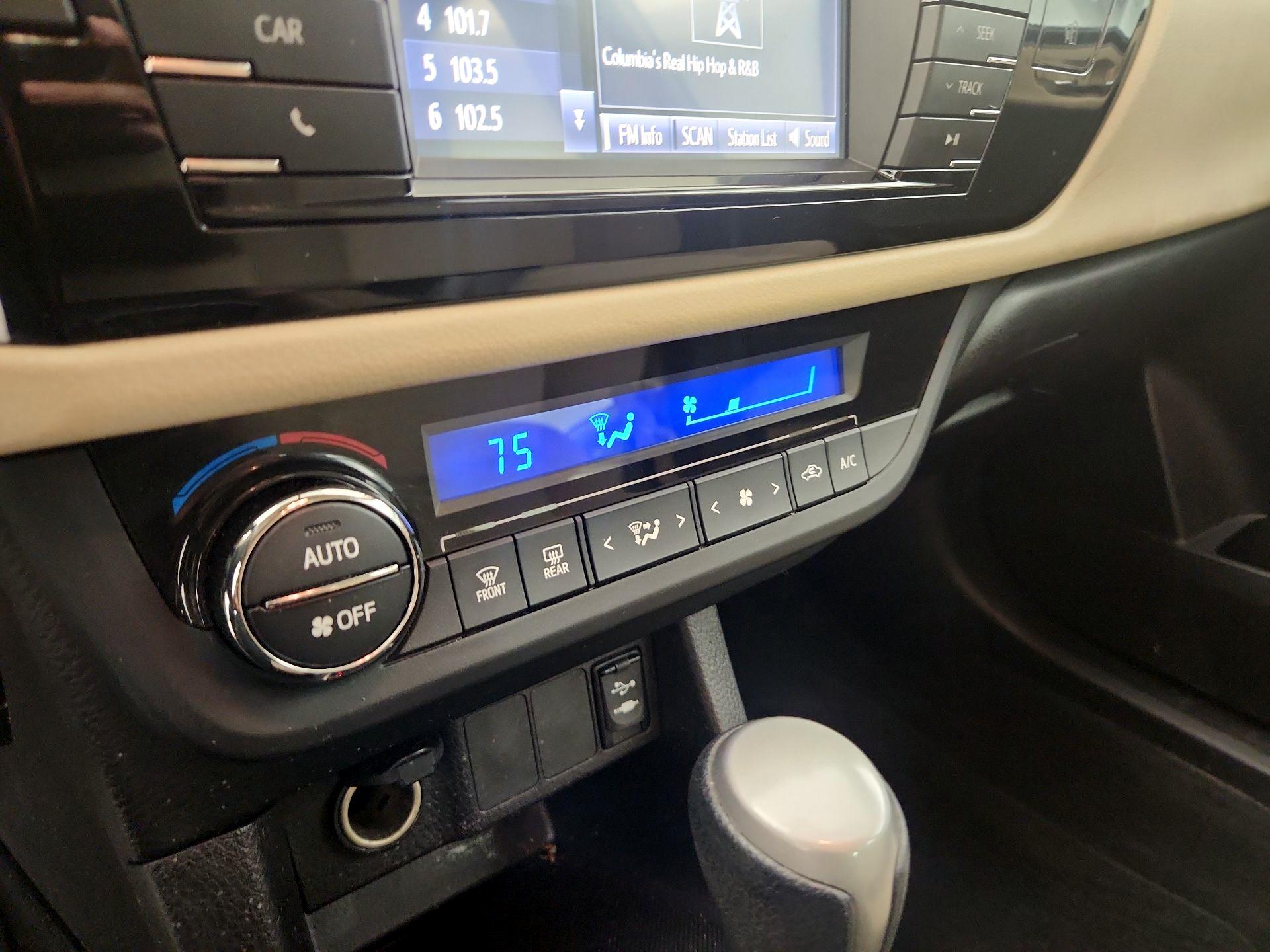 Thumbnail: 2015 Toyota Corolla - 16