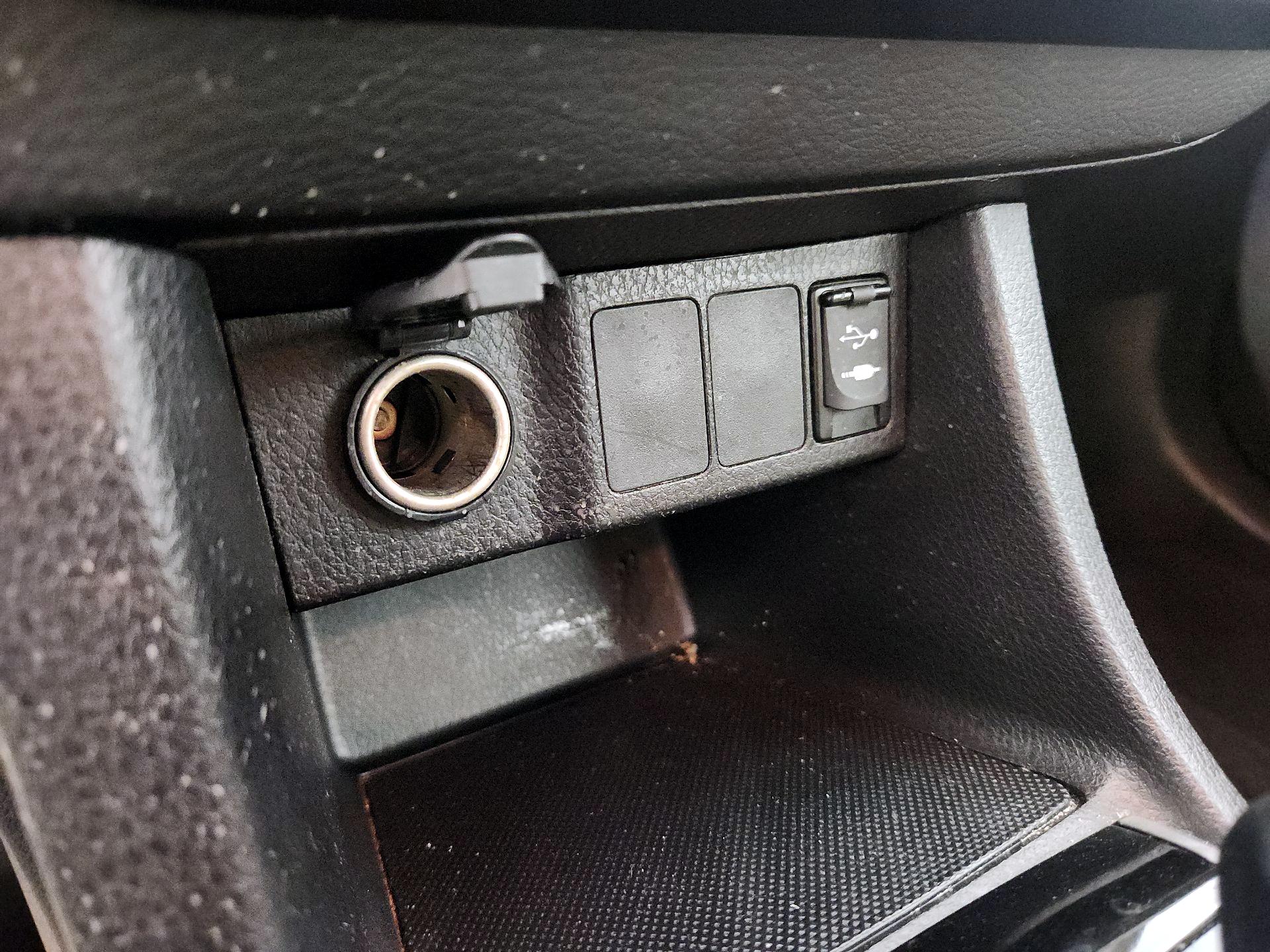 Thumbnail: 2015 Toyota Corolla - 18