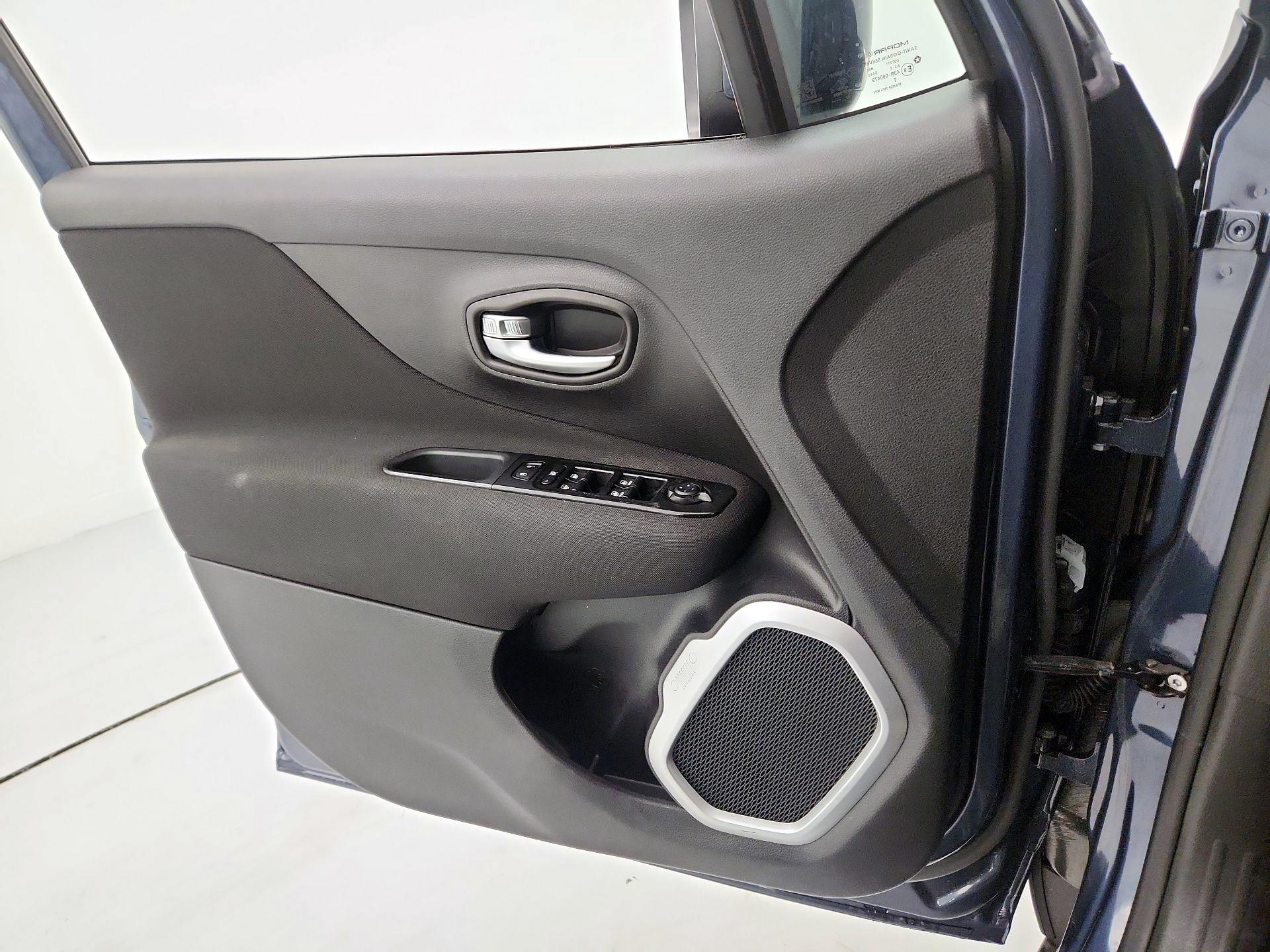 Thumbnail: 2021 Jeep Renegade - 12